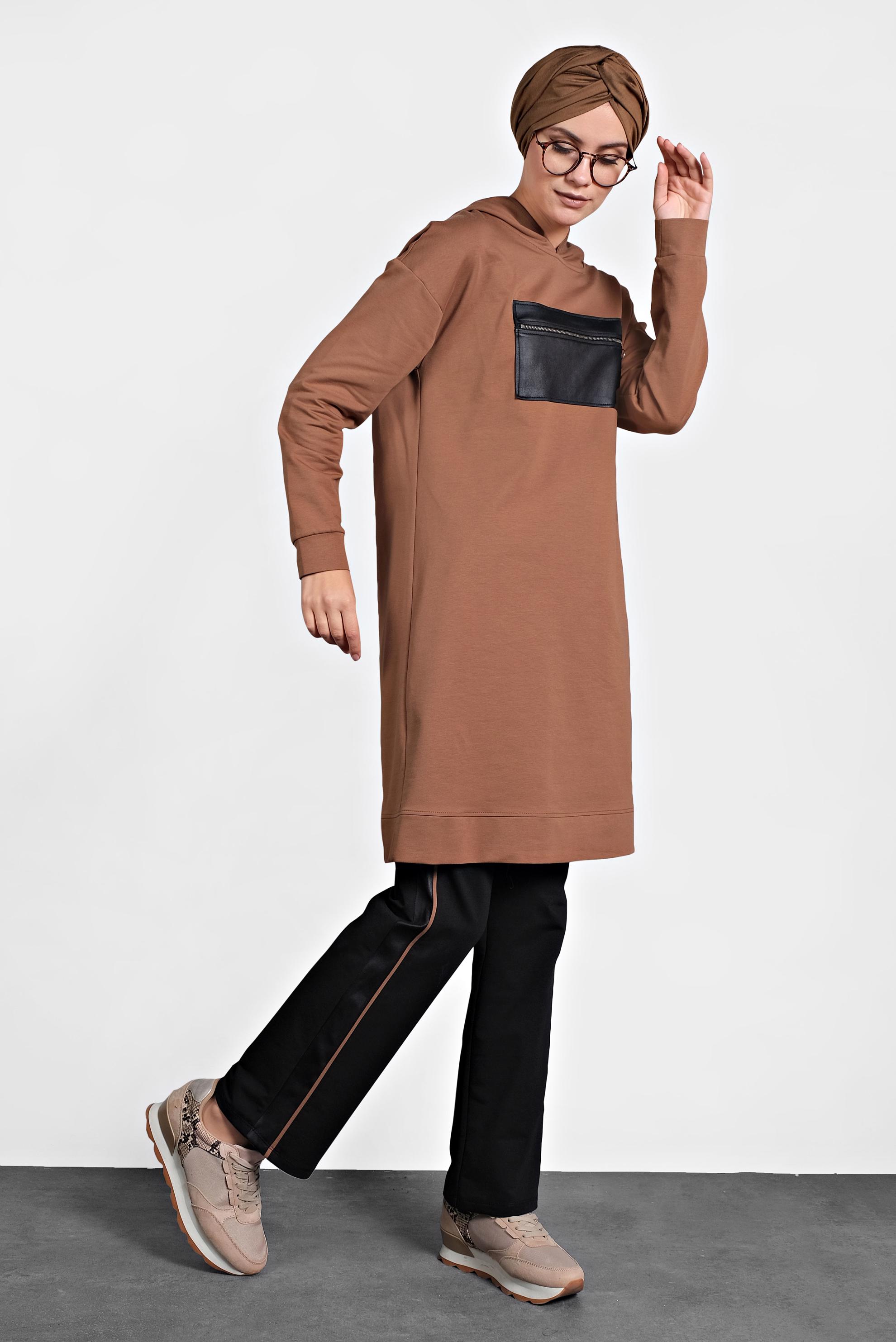 Tesettür giyim TABA ÖNÜ CEPLİ KAPÜŞONLU EŞOFMAN TAKIMI 40100