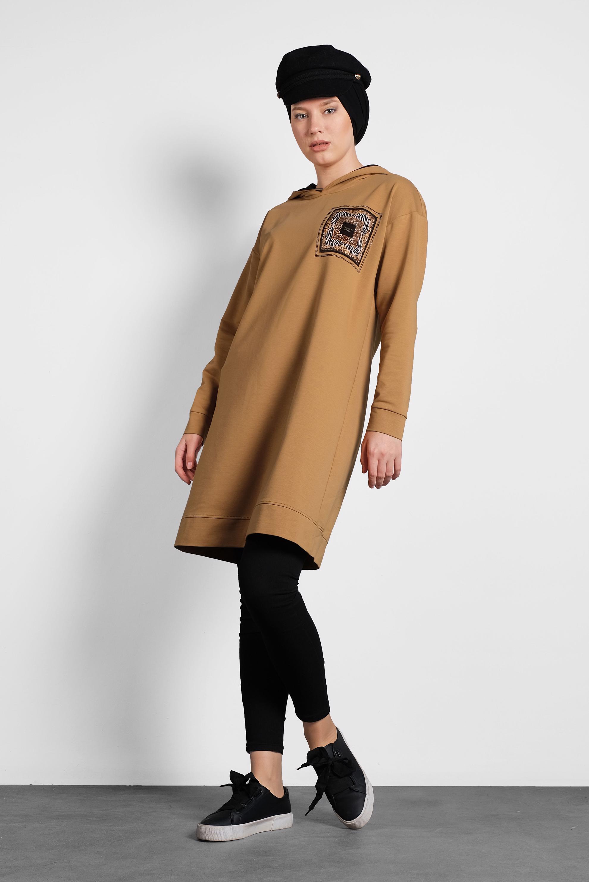 Tesettür giyim SARI NAKIŞLI KAPÜŞONLU EŞOFMAN TUNİK 40125 