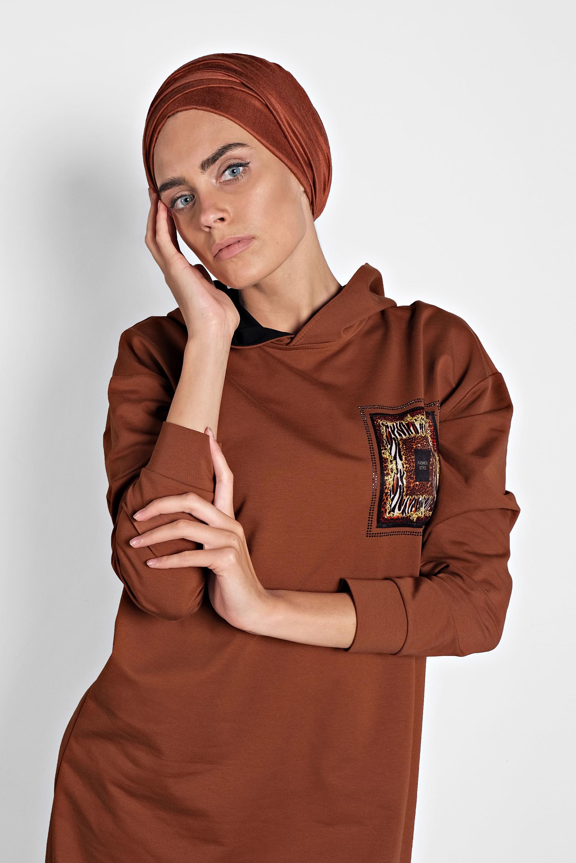 Tesettür giyim TURUNCU NAKIŞLI KAPÜŞONLU EŞOFMAN TUNİK 40125 