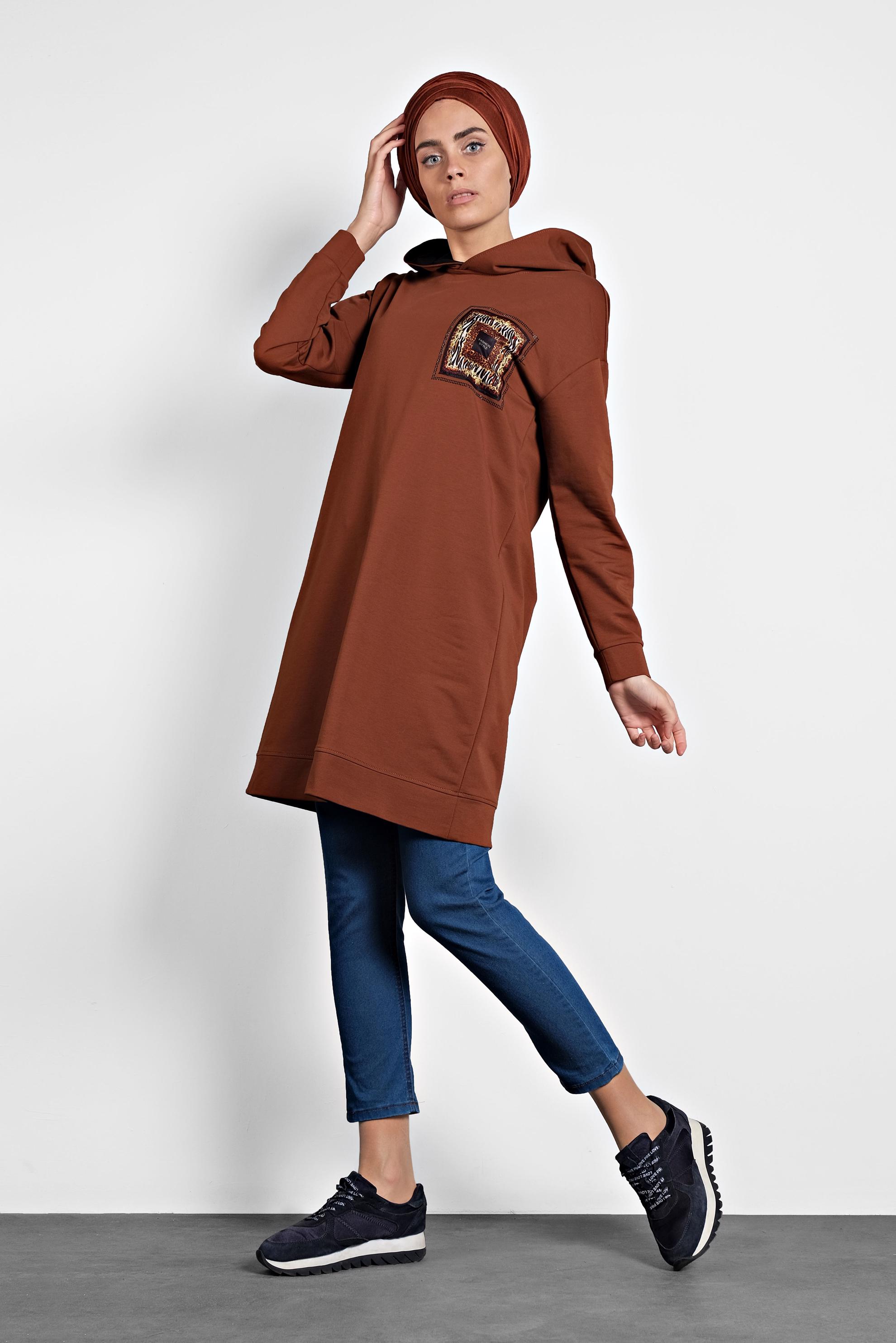 Tesettür giyim TURUNCU NAKIŞLI KAPÜŞONLU EŞOFMAN TUNİK 40125 