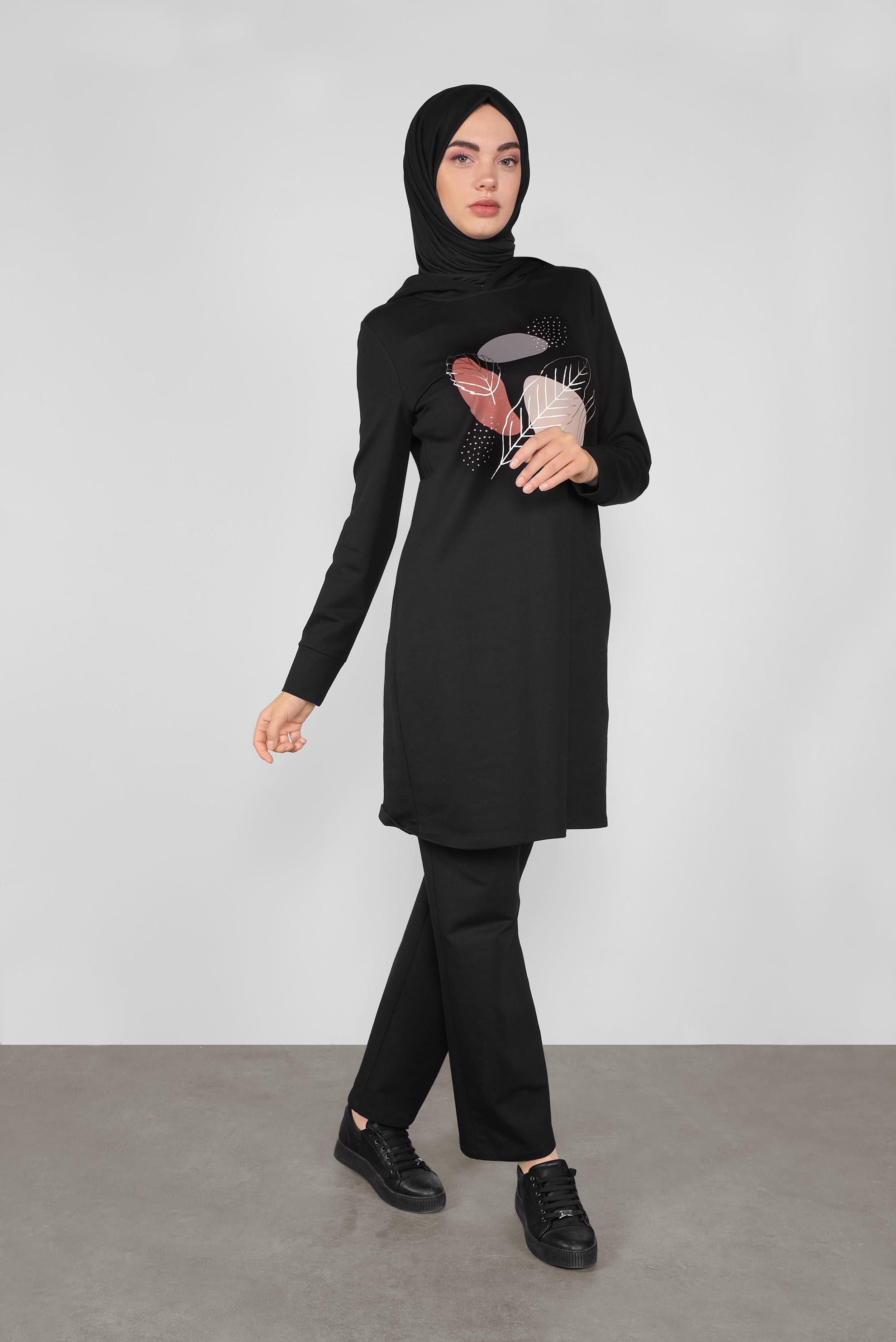 Tesettür giyim SİYAH YALDIZ BASKILI EŞOFMAN TUNİK 41109