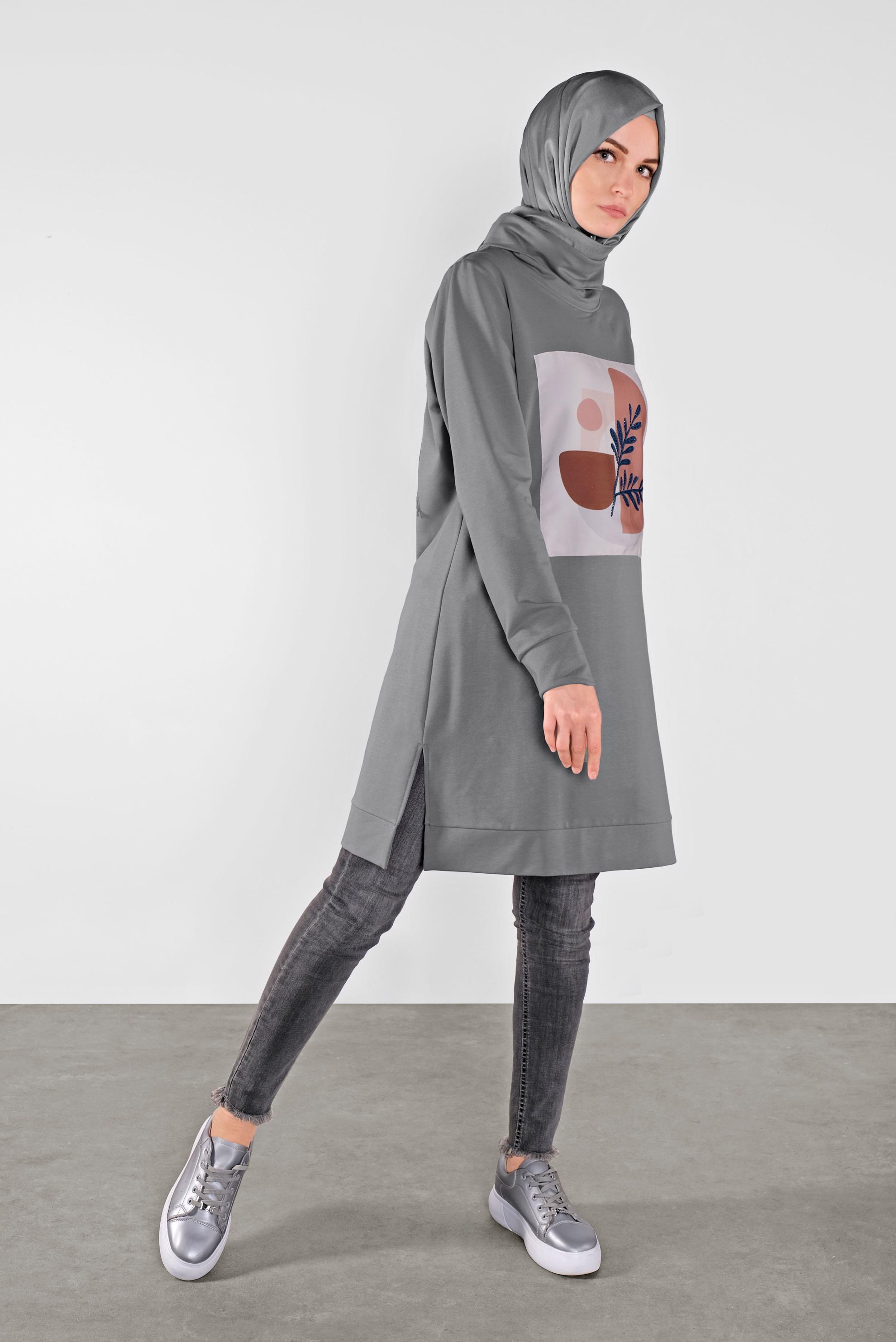 Tesettür giyim GRİ BASKILI EŞOFMAN TUNİK 41110