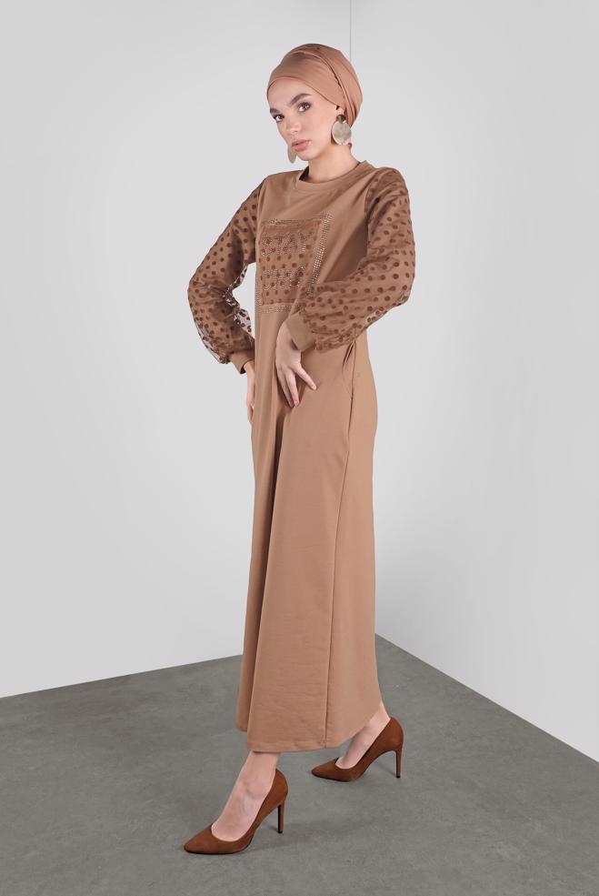 Hijab-Kleidung BRAUN PAMUKLU PUANTİTE TÜL DETAYLI EŞOFMAN ELBİSE 41153 - ALVİNA