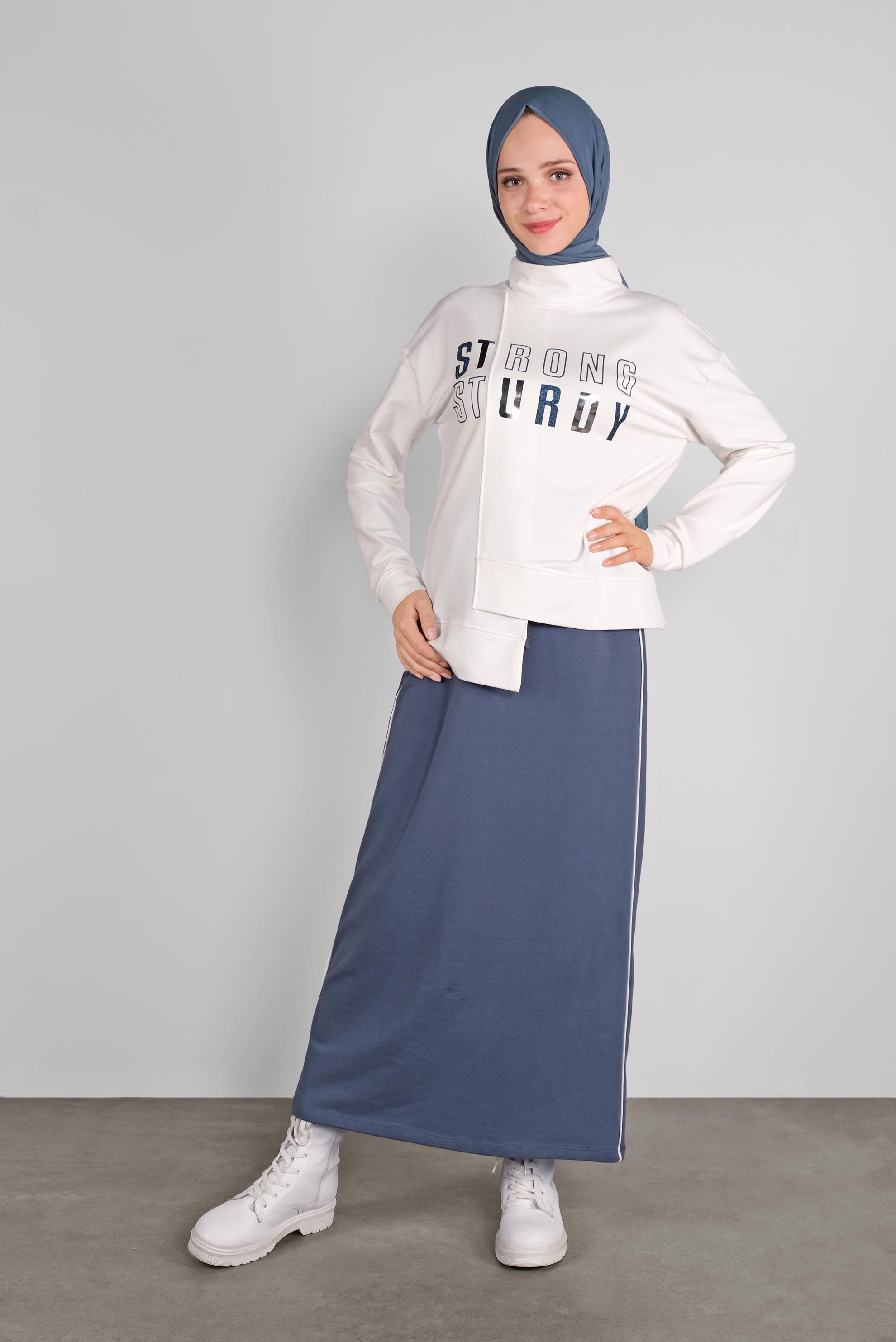 Tesettür giyim MAVİ ASİMETRİK KESİM YAZI BASKILI İKİLİ ETEKLİ EŞOFMAN TAKIM 41203