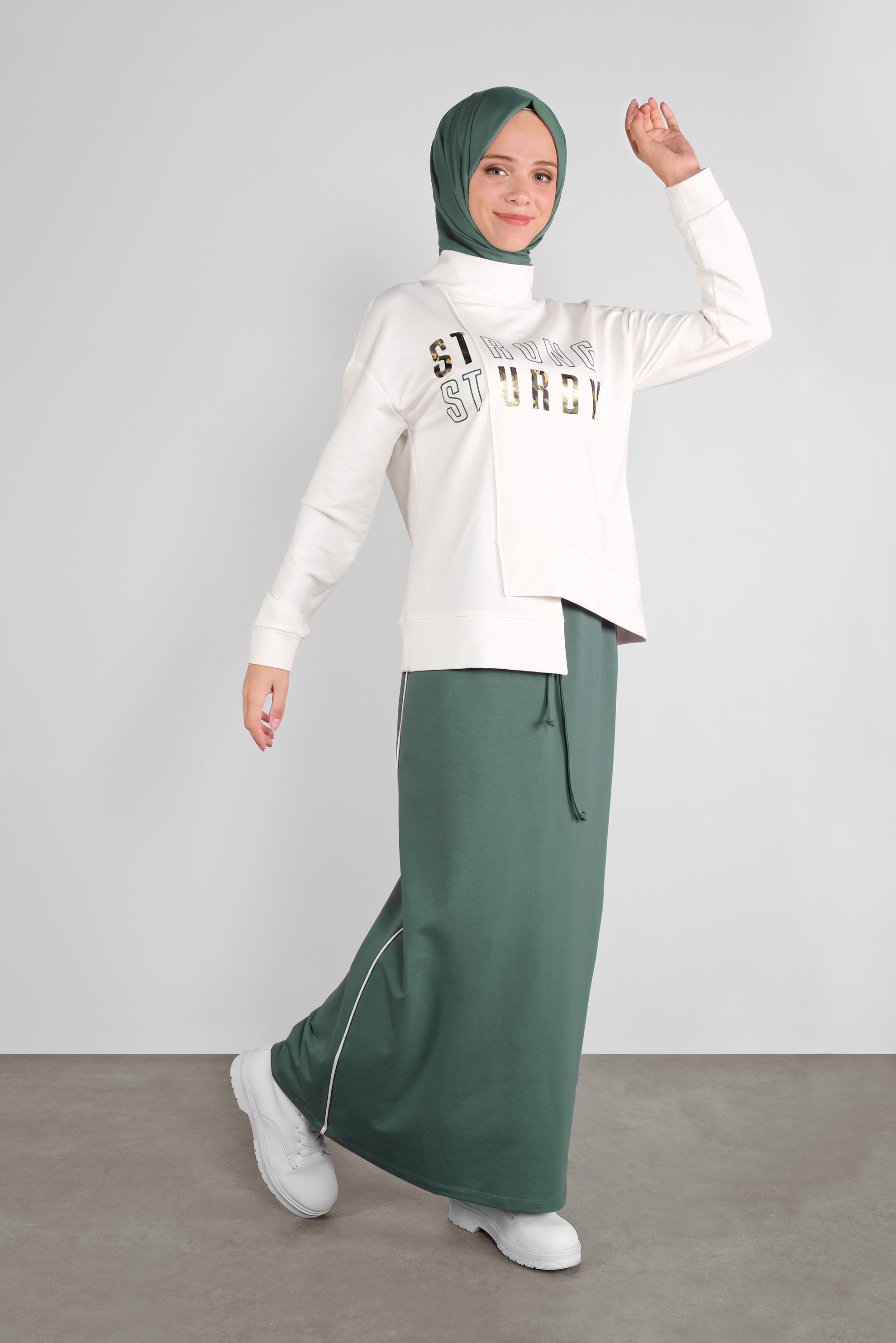 Tesettür giyim YEŞİL ASİMETRİK KESİM YAZI BASKILI İKİLİ ETEKLİ EŞOFMAN TAKIM 41203