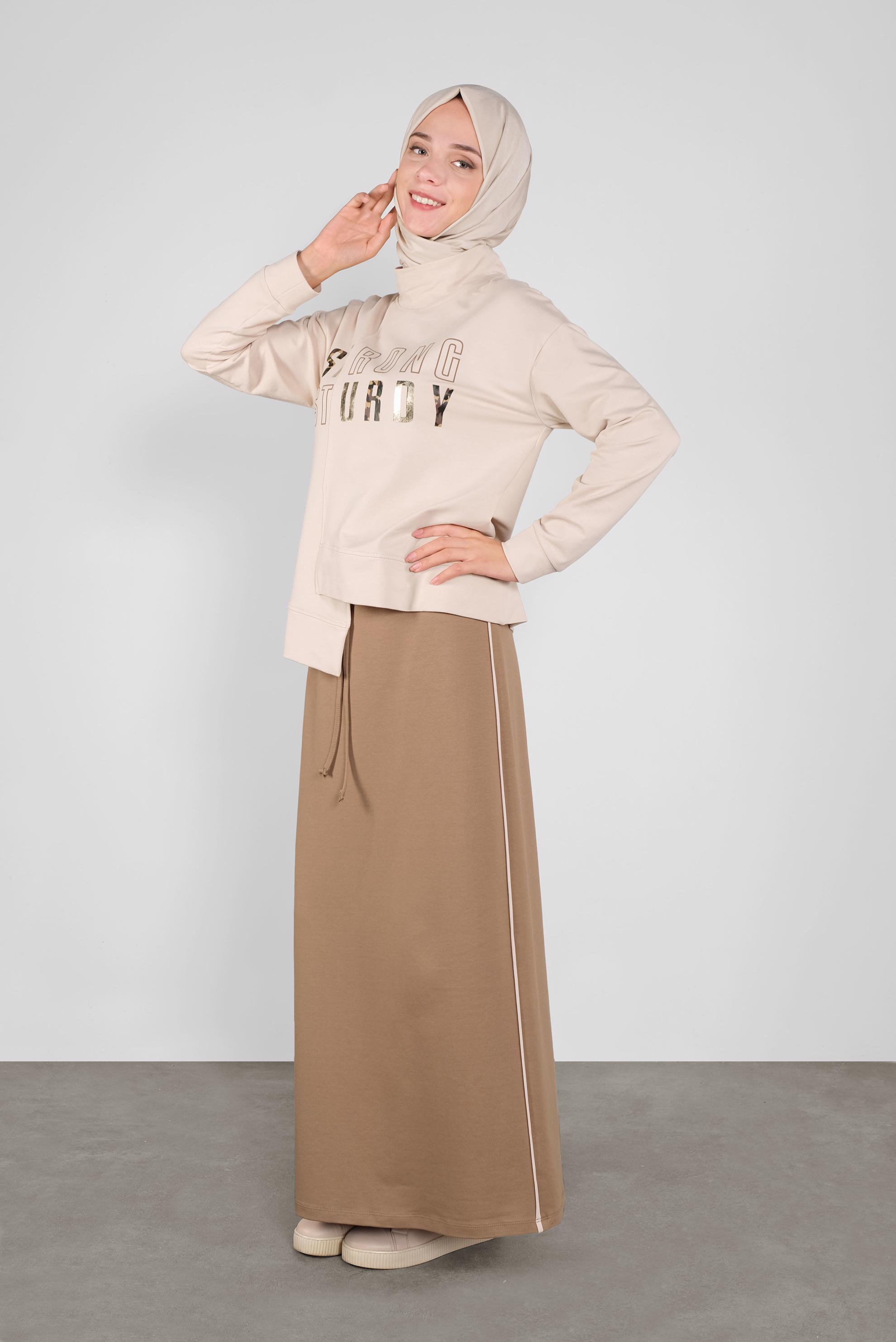 Tesettür giyim KAHVE ASİMETRİK KESİM YAZI BASKILI İKİLİ ETEKLİ EŞOFMAN TAKIM 41203