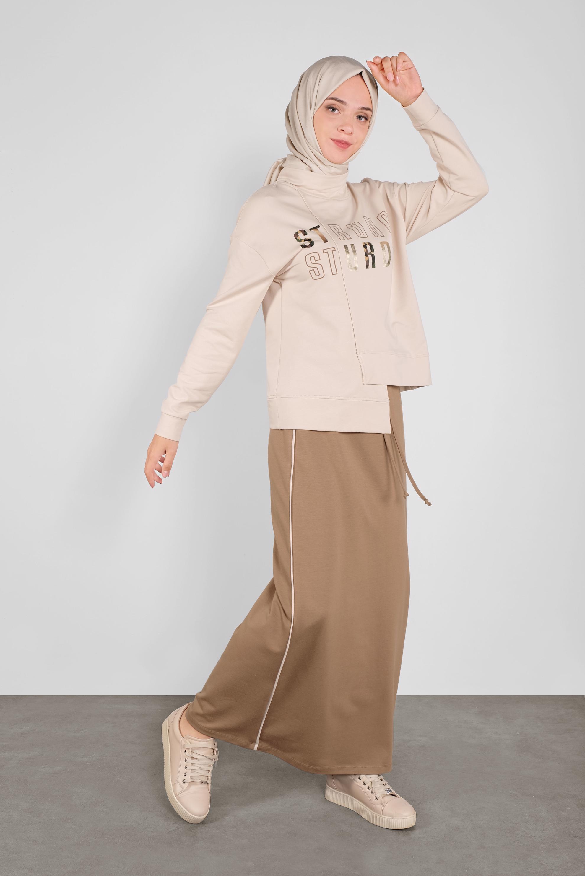 Tesettür giyim KAHVE ASİMETRİK KESİM YAZI BASKILI İKİLİ ETEKLİ EŞOFMAN TAKIM 41203