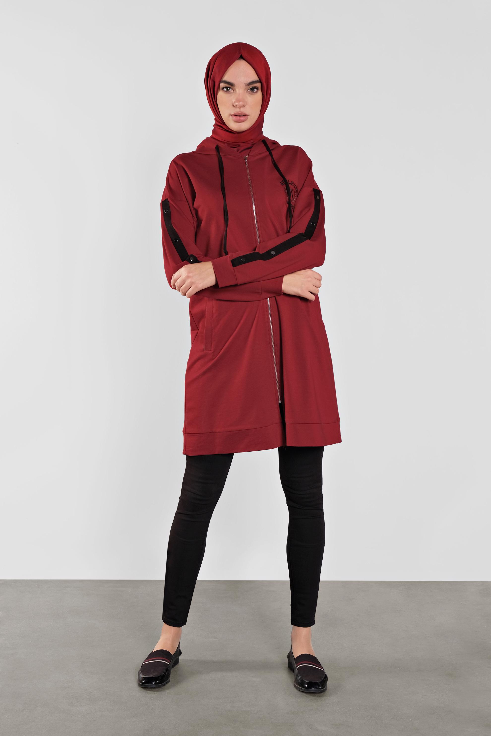 Tesettür giyim KIRMIZI NAKIŞ VE ŞERİT DETAYLI PAMUKLU EŞOFMAN TUNİK 41274