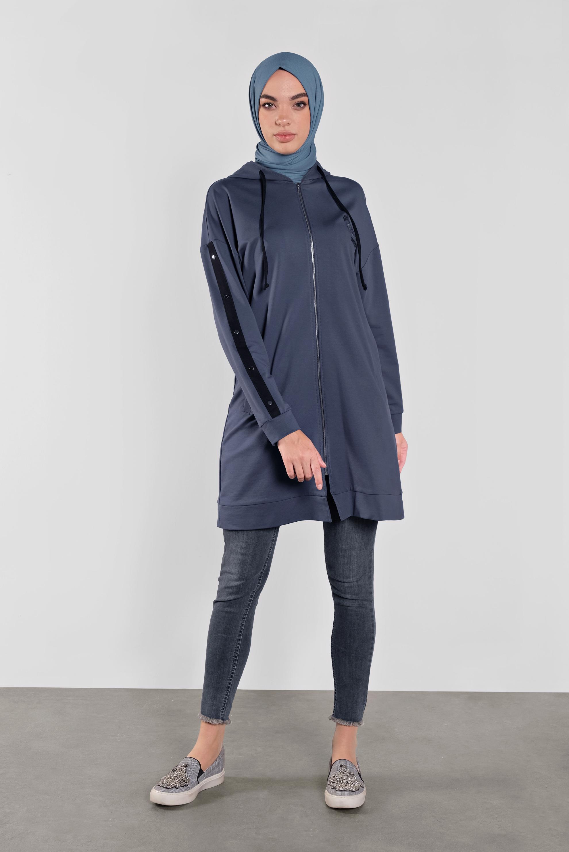 Tesettür giyim LACİVERT NAKIŞ VE ŞERİT DETAYLI PAMUKLU EŞOFMAN TUNİK 41274