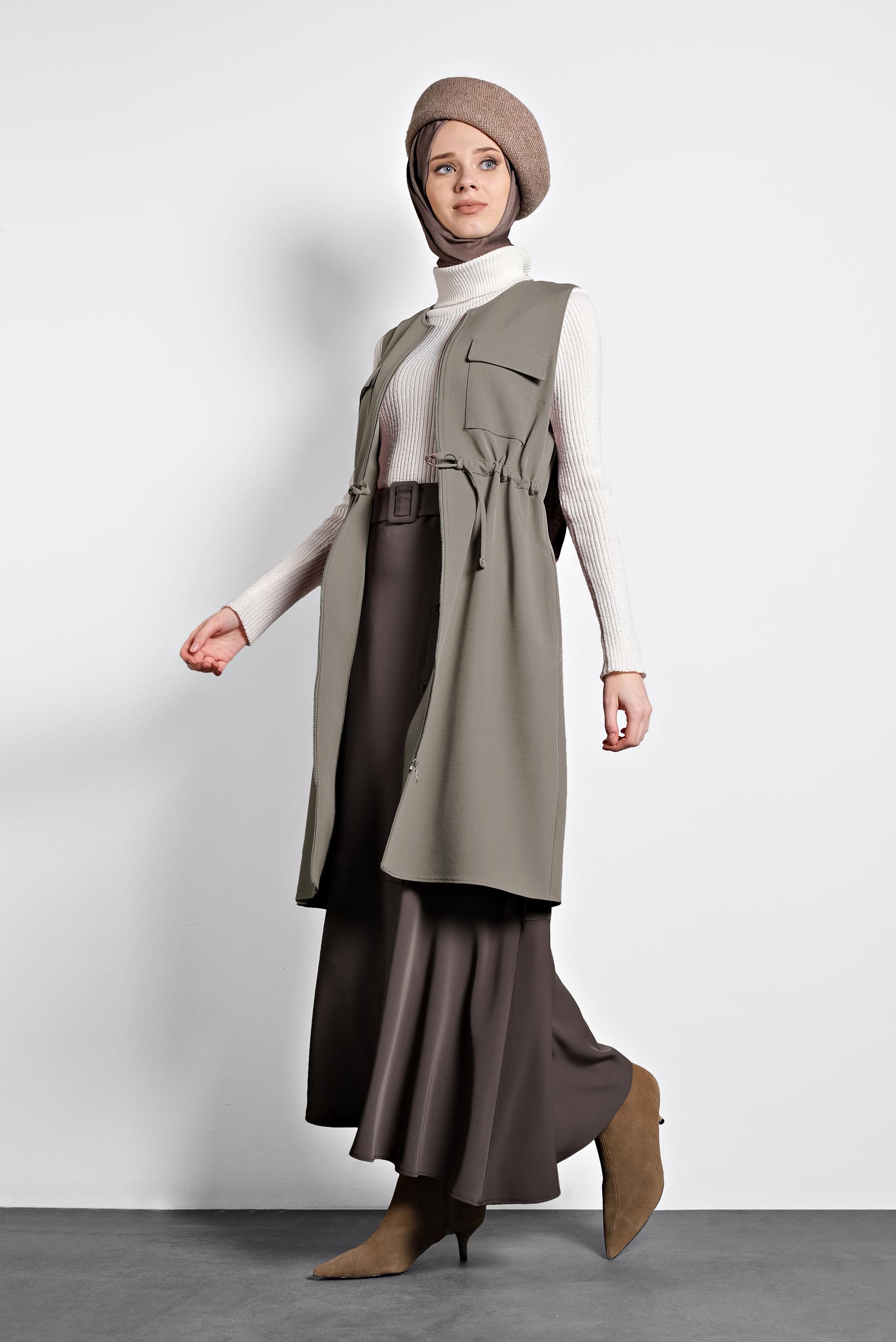 Tesettür giyim VİZON ASİMETRİK KESİM VOLANLI KEMERLİ ETEK 60002