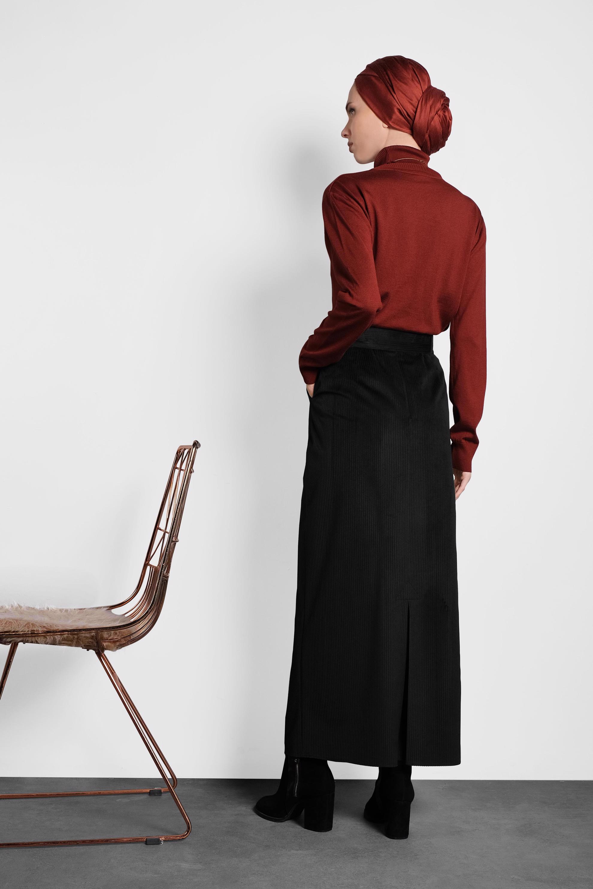 Tesettür giyim SİYAH DÜĞMELİ KEMERLİ KADİFE ETEK 60033 