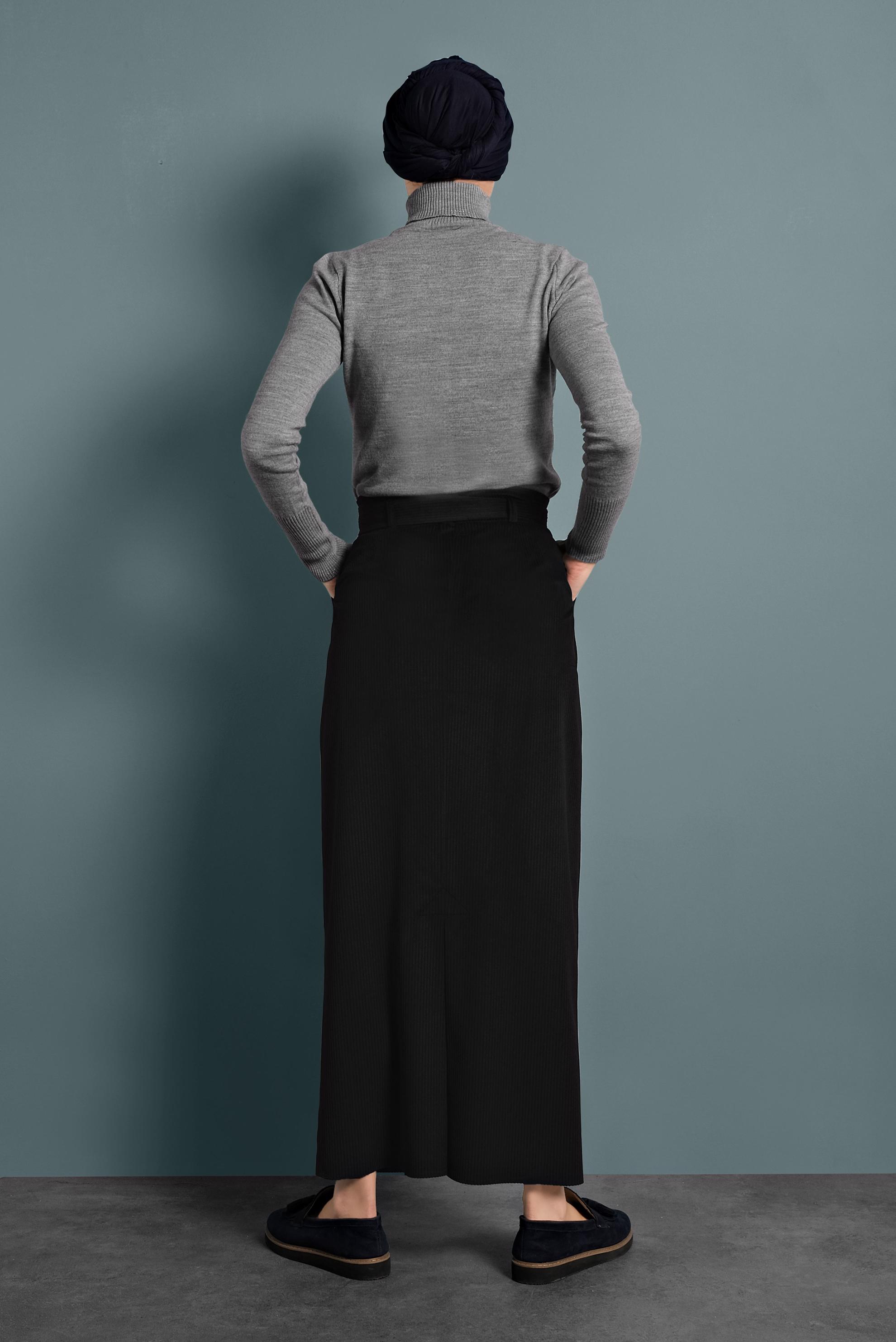 Tesettür giyim SİYAH KEMERLİ KADİFE ETEK 60034