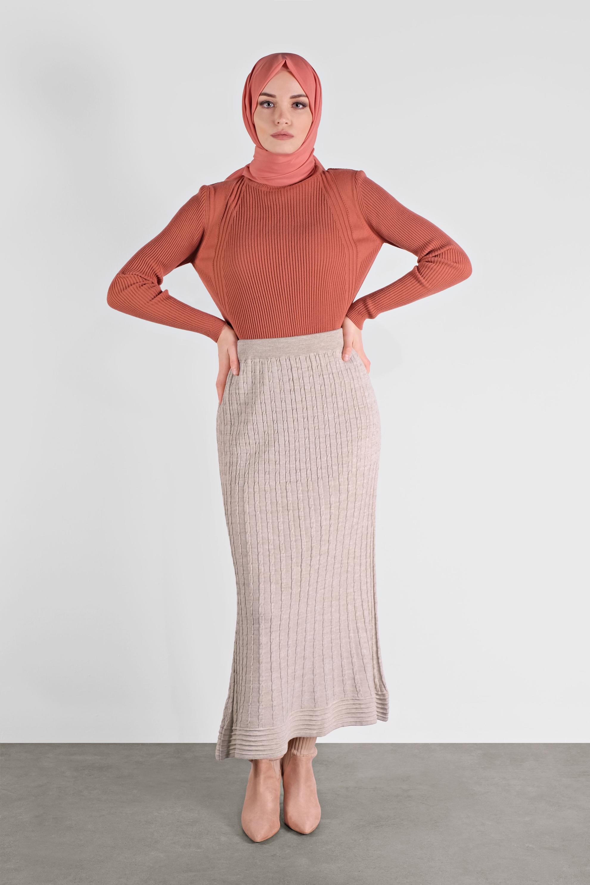 Tesettür giyim BEJ ÖRGÜ DESENLİ TRİKO ETEK 60103 