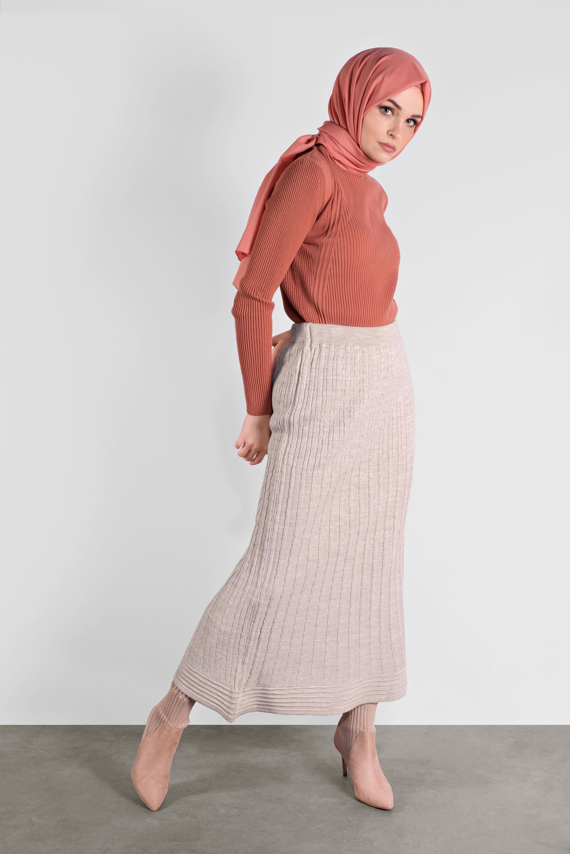 Tesettür giyim BEJ ÖRGÜ DESENLİ TRİKO ETEK 60103 