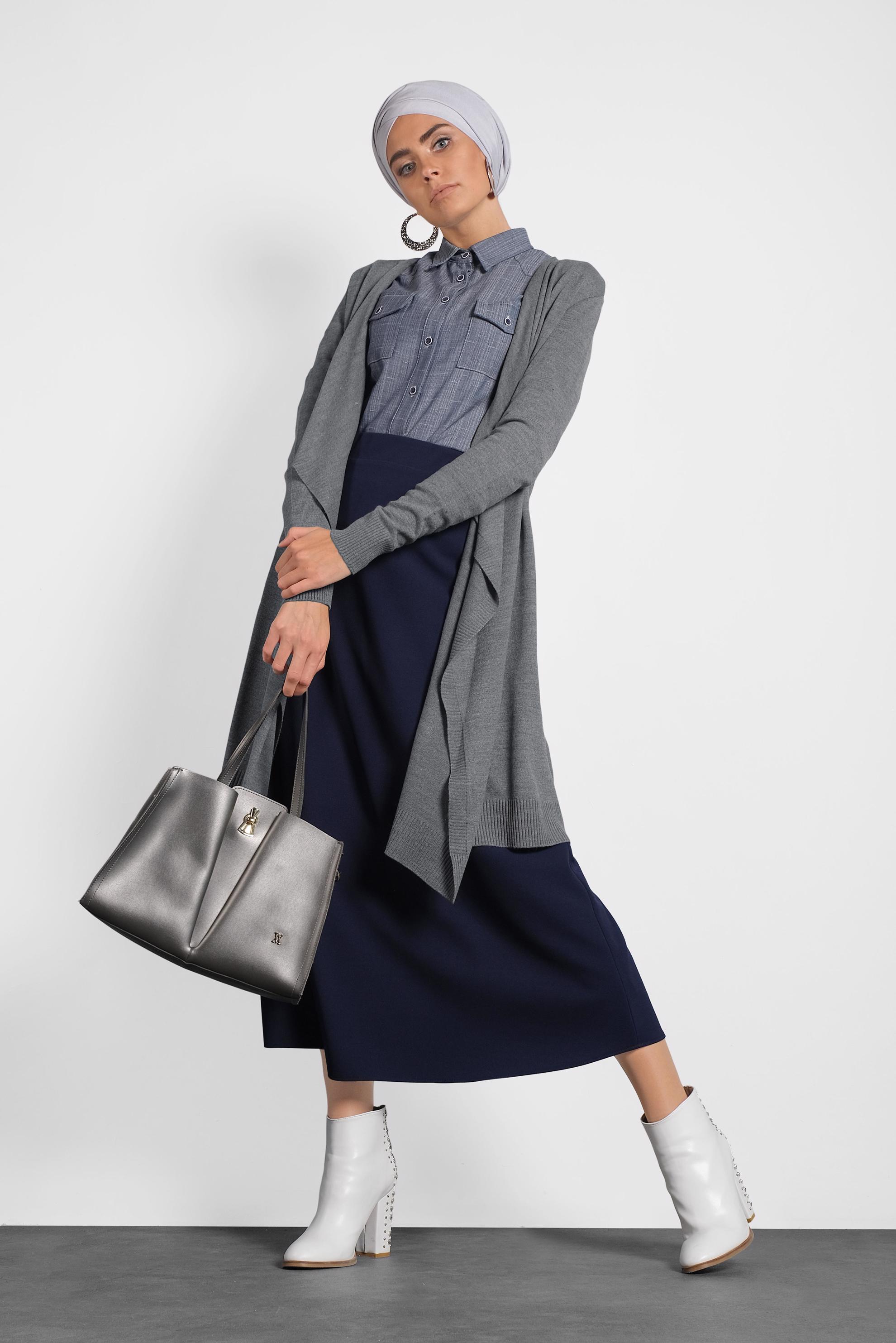 Tesettür giyim GRİ ASİMETRİK KESİM TRİKO HIRKA 40036 