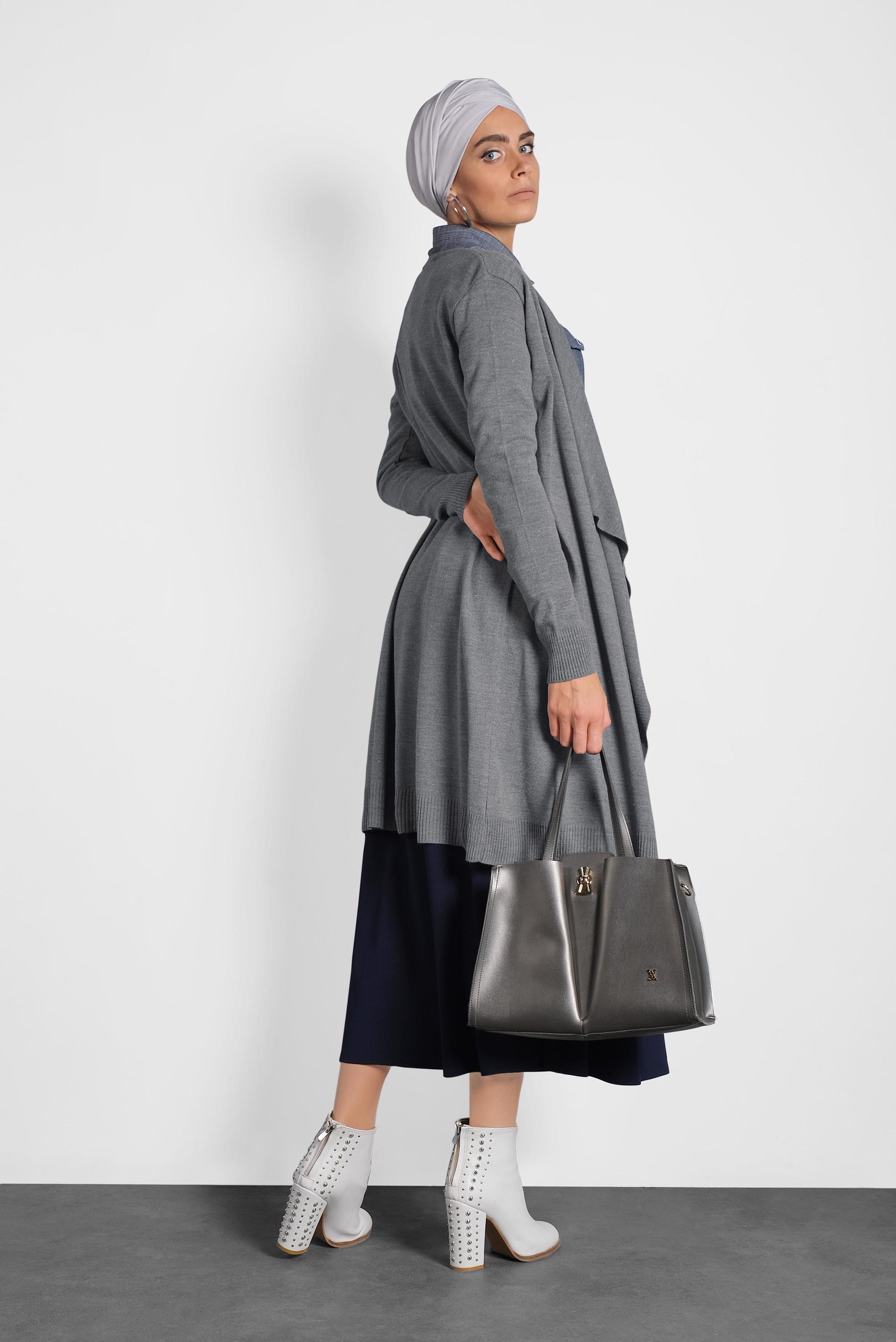 Tesettür giyim GRİ ASİMETRİK KESİM TRİKO HIRKA 40036 