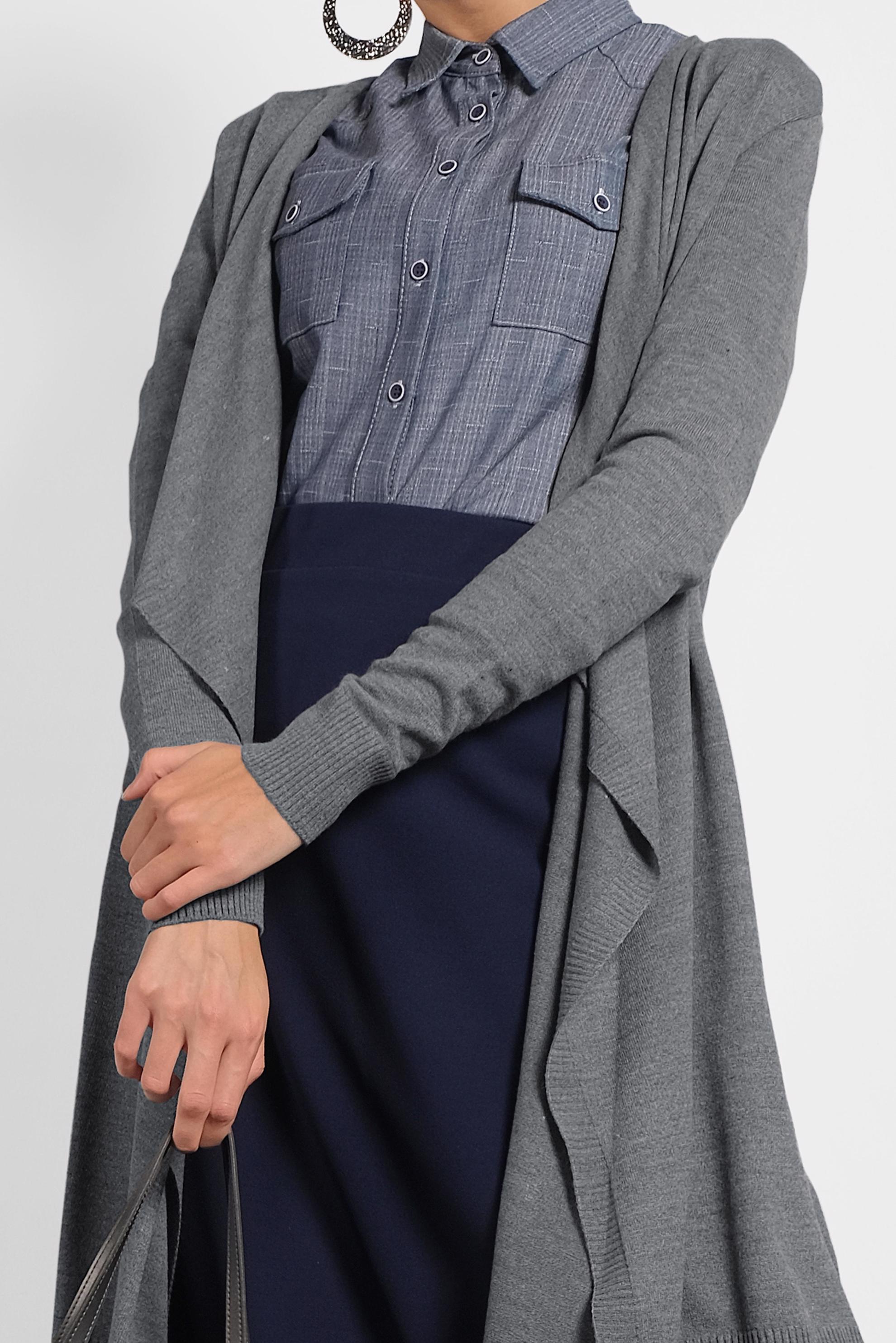 Tesettür giyim GRİ ASİMETRİK KESİM TRİKO HIRKA 40036 