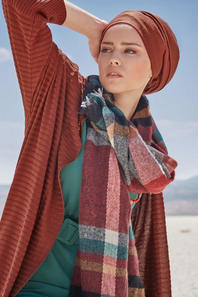 Tesettür giyim  FİTİLLİ TRİKO HIRKA 40040   - ALVİNA