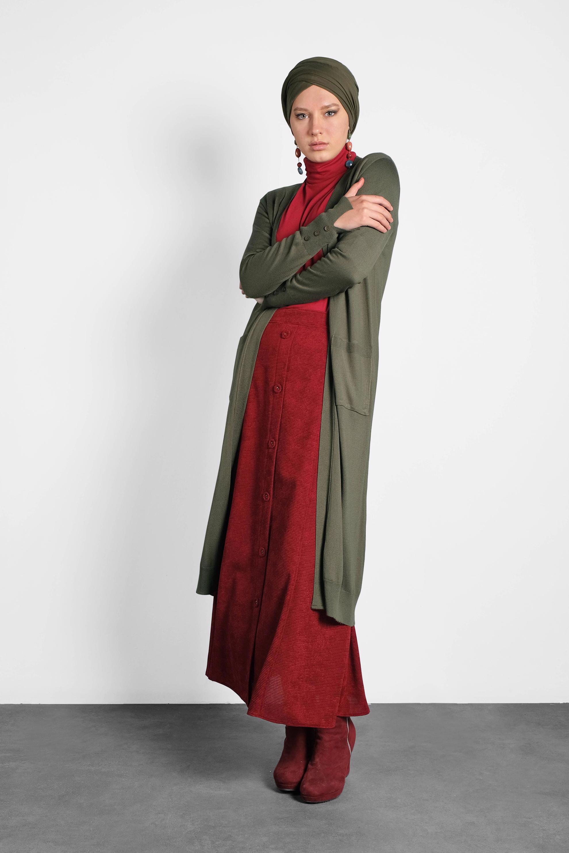 Tesettür giyim HAKİ MANŞETLERİ DÜĞMELİ CEPLİ TRİKO HIRKA 40044 