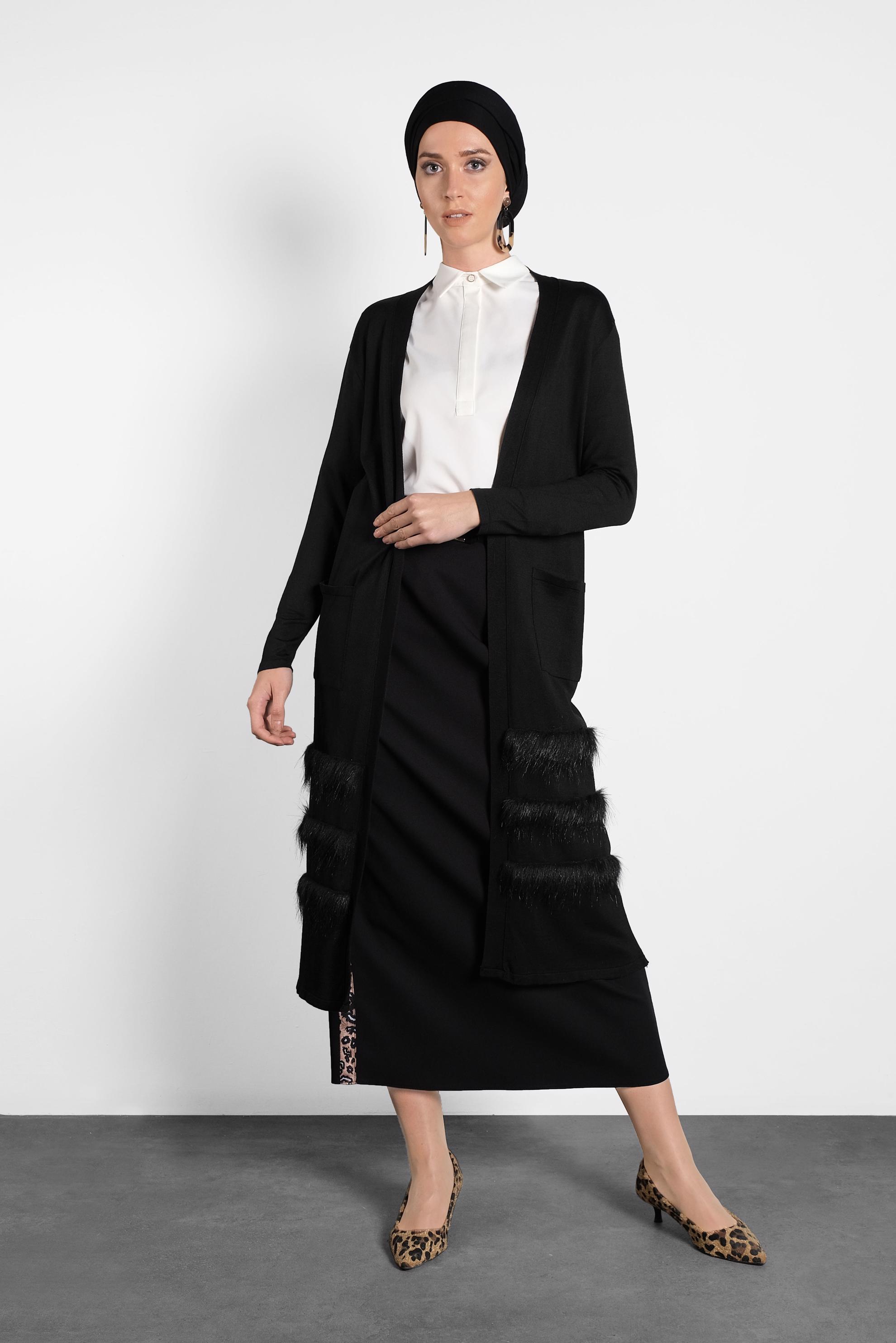 Tesettür giyim SİYAH ETEĞİ KÜRKLÜ TRİKO HIRKA 40045