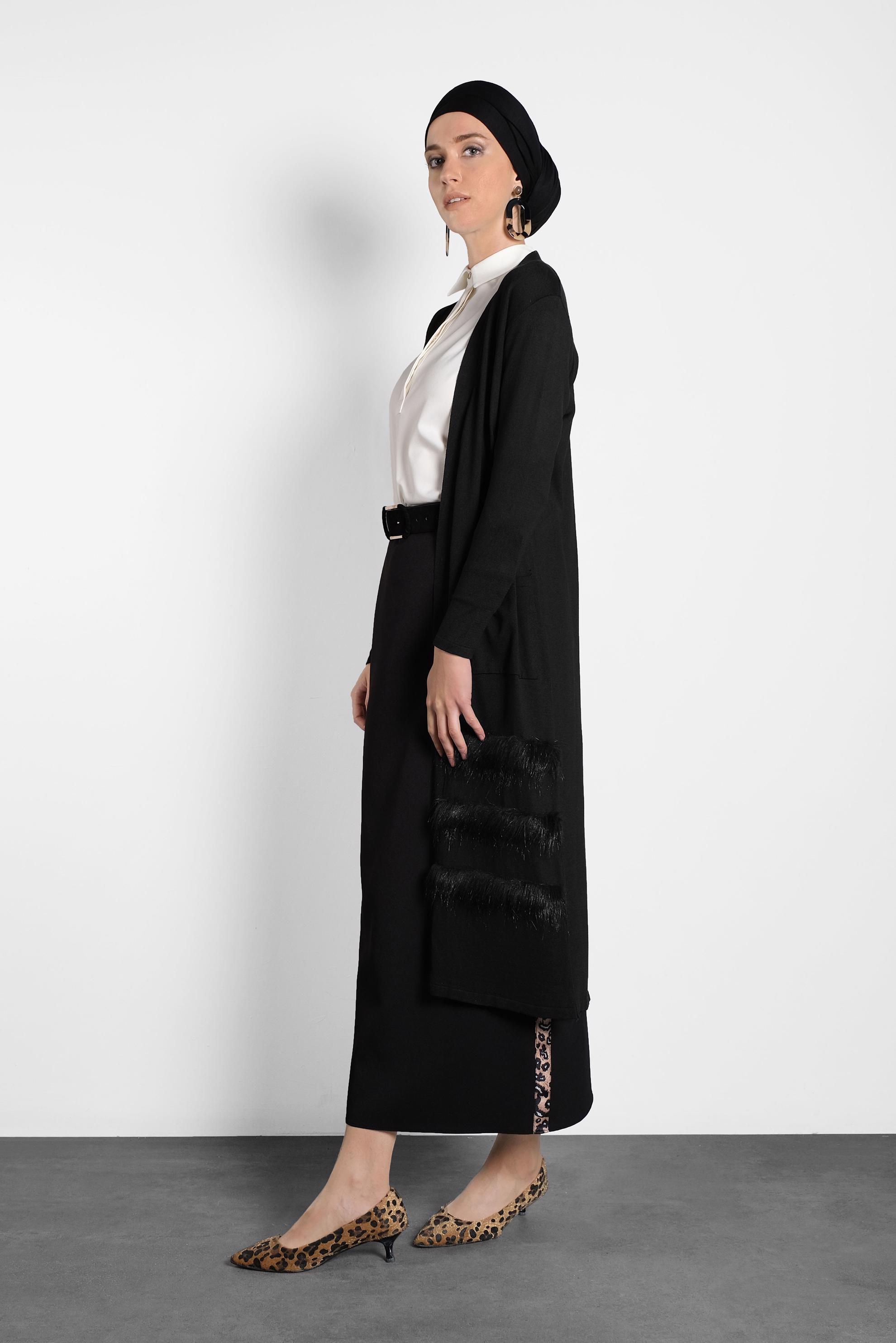 Tesettür giyim SİYAH ETEĞİ KÜRKLÜ TRİKO HIRKA 40045