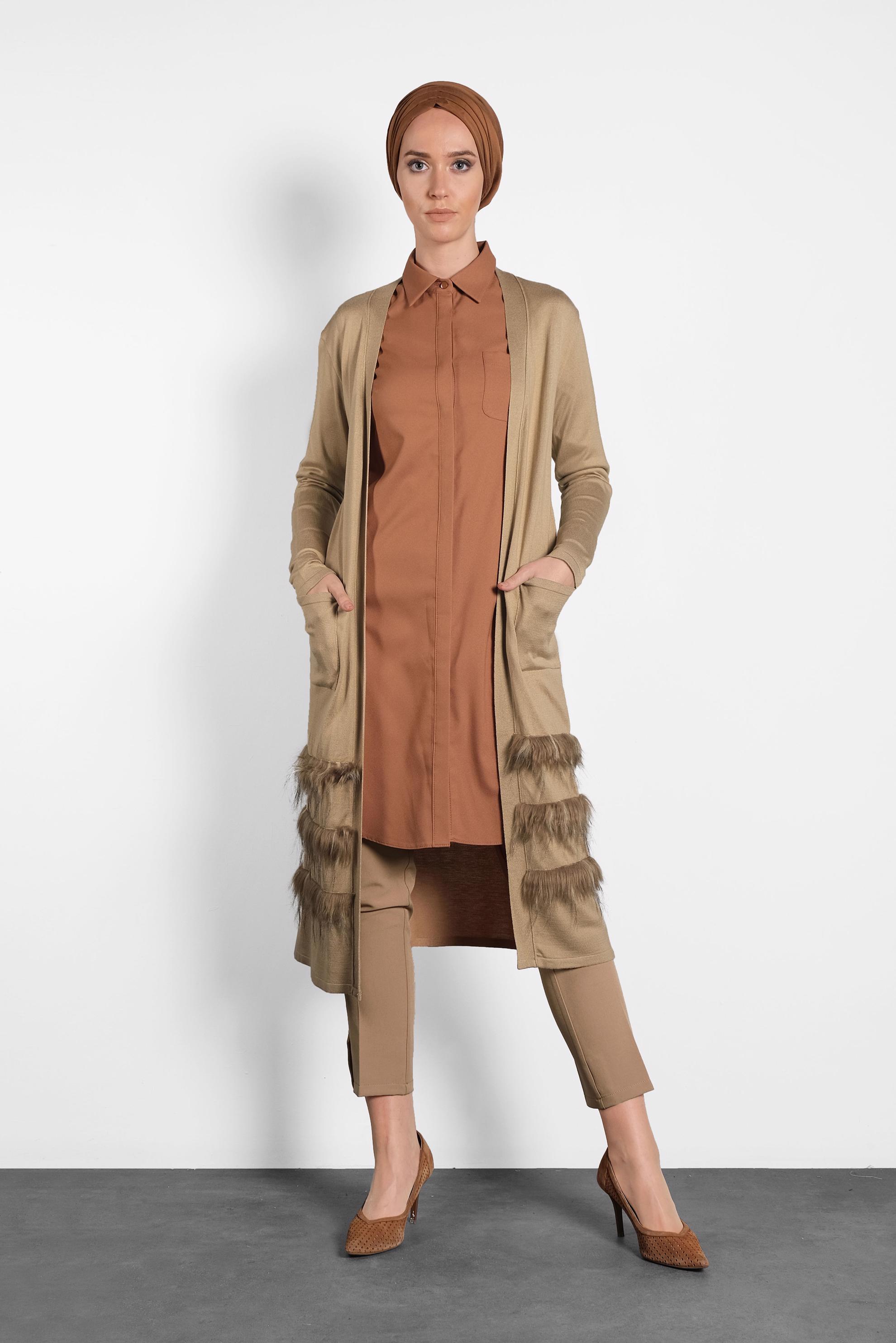 Tesettür giyim KAHVE ETEĞİ KÜRKLÜ TRİKO HIRKA 40045