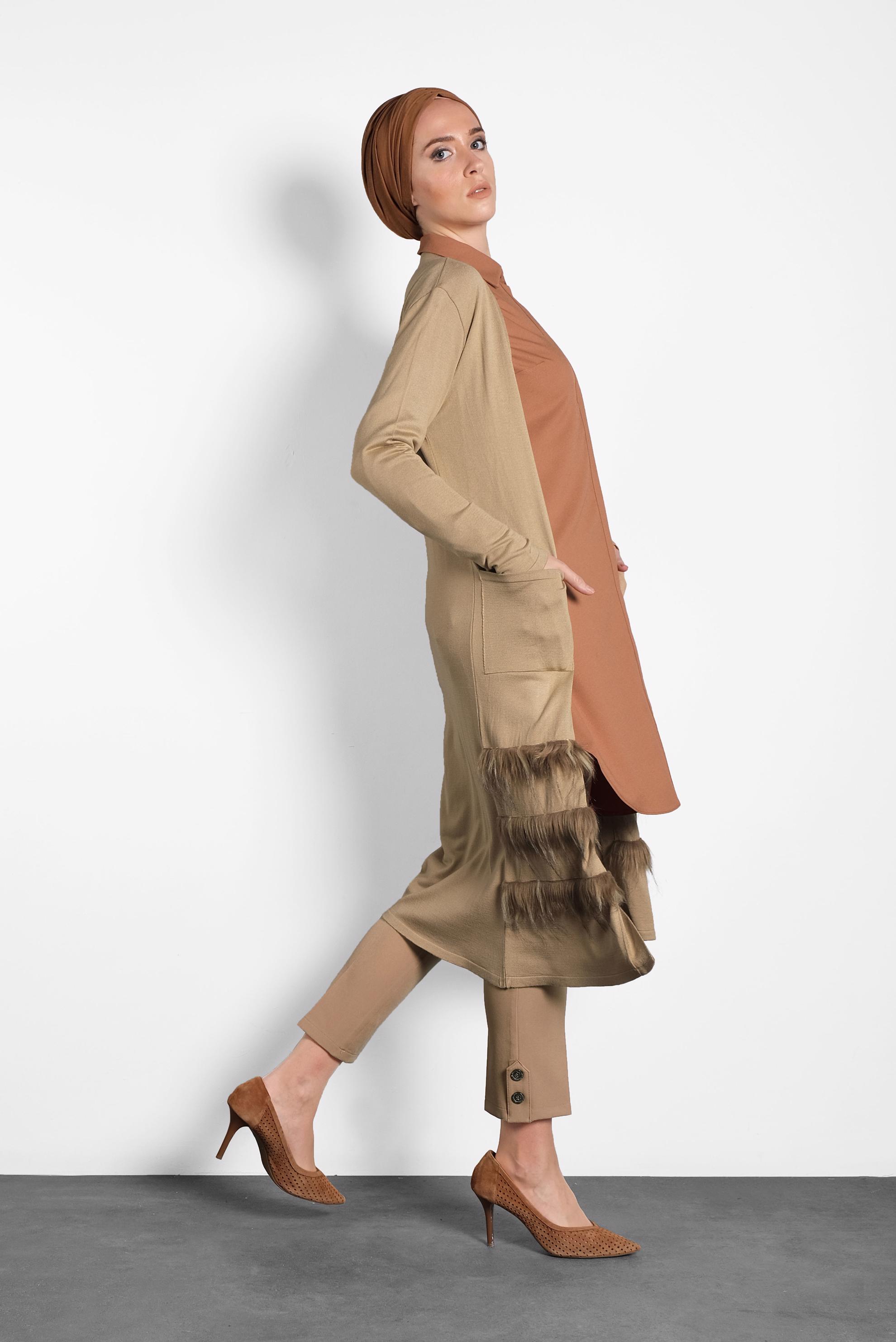 Tesettür giyim KAHVE ETEĞİ KÜRKLÜ TRİKO HIRKA 40045