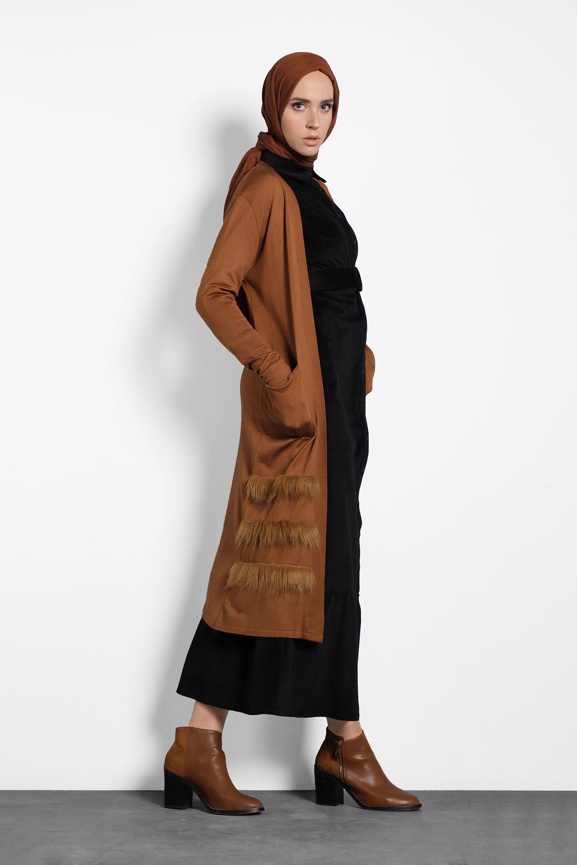 Tesettür giyim TABA ETEĞİ KÜRKLÜ TRİKO HIRKA 40045