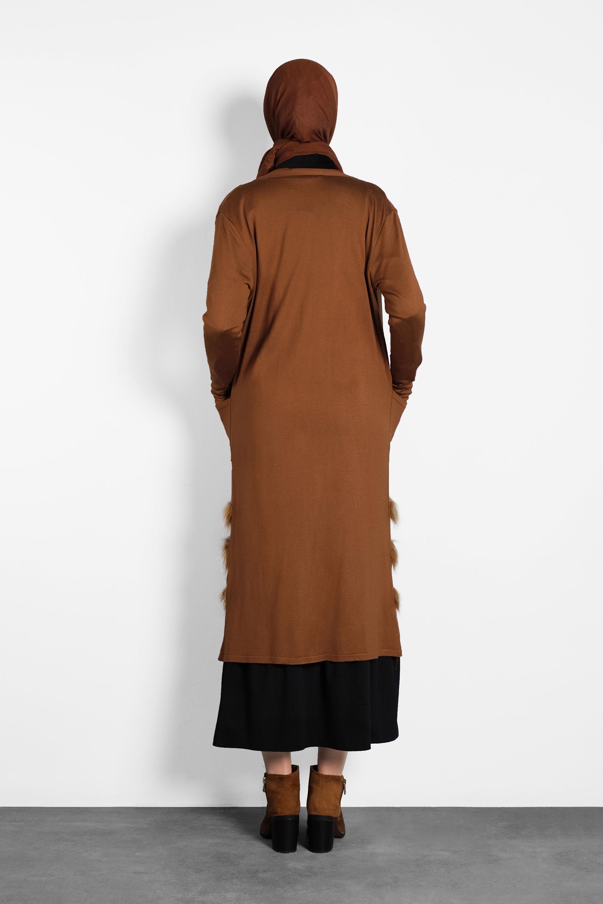 Tesettür giyim TABA ETEĞİ KÜRKLÜ TRİKO HIRKA 40045