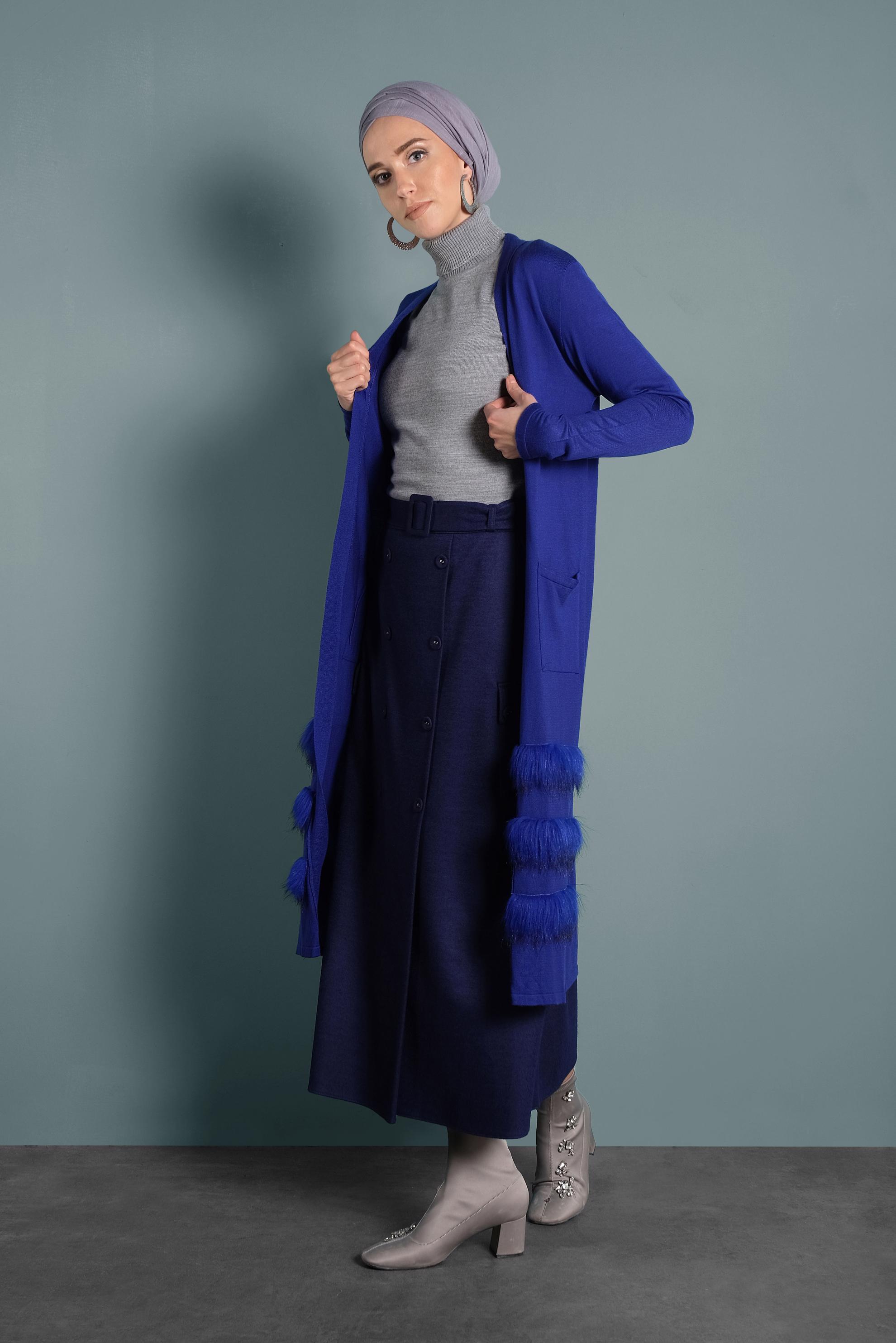 Tesettür giyim LACİVERT ETEĞİ KÜRKLÜ TRİKO HIRKA 40045