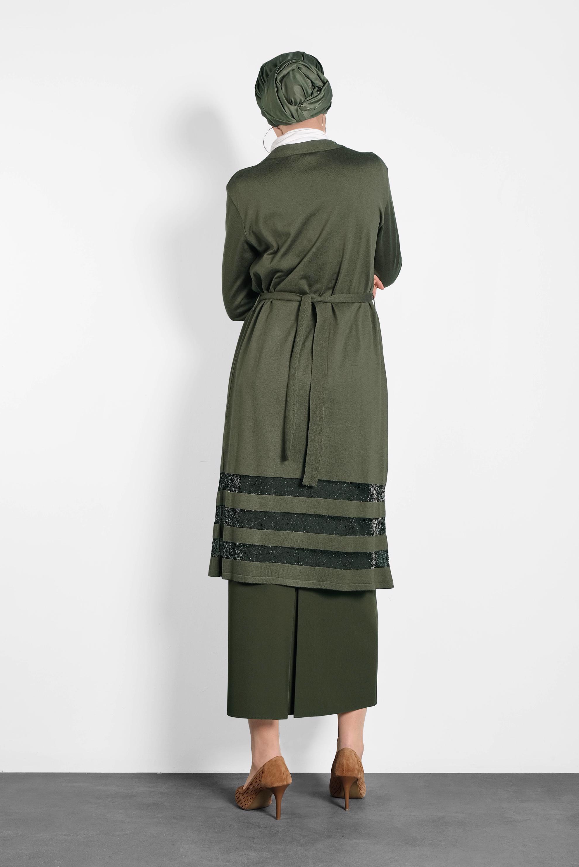 Tesettür giyim HAKİ KUŞAKLI HIRKA 40050 