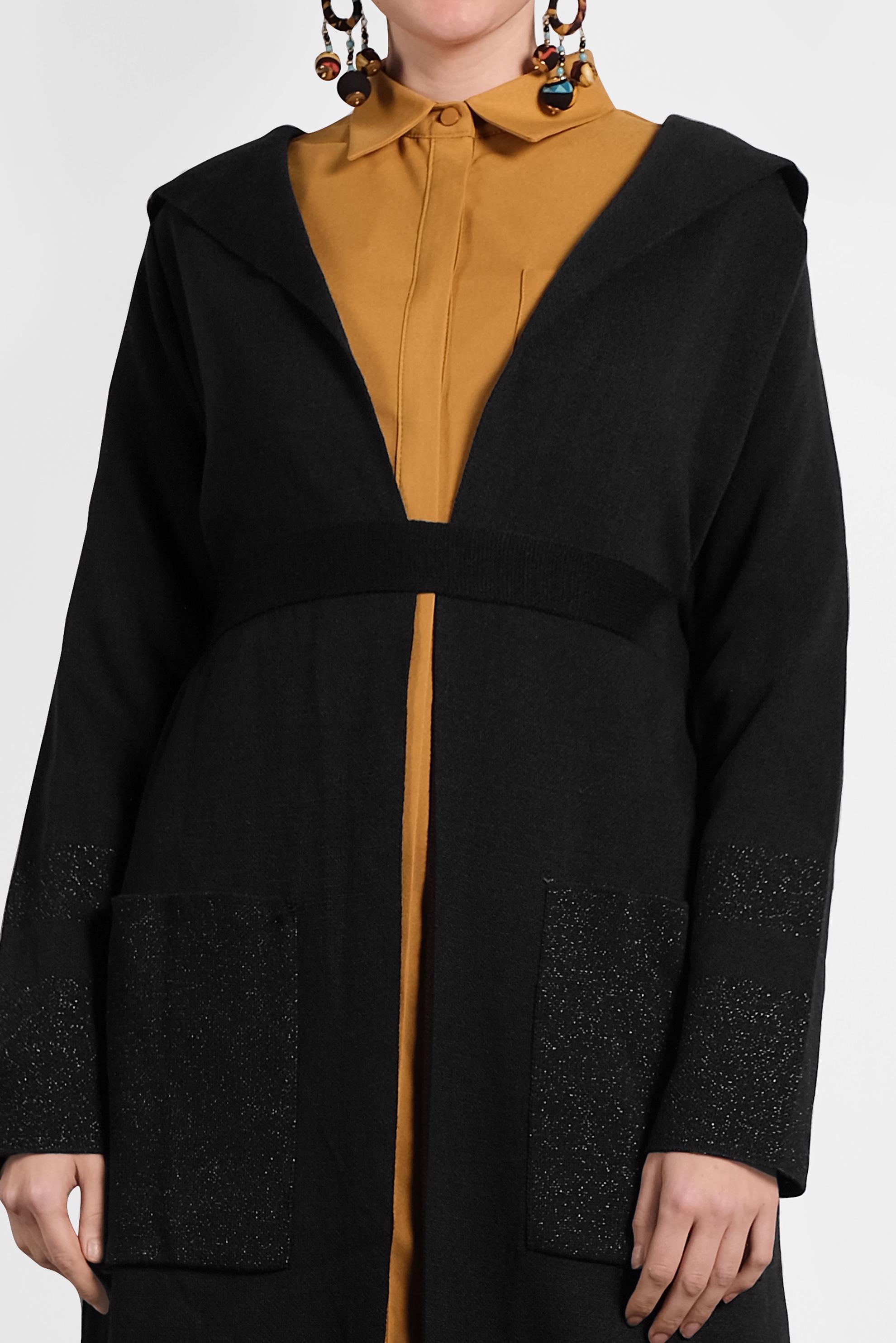 Tesettür giyim SİYAH KAPÜŞONLU KUŞAKLI HIRKA 40276 