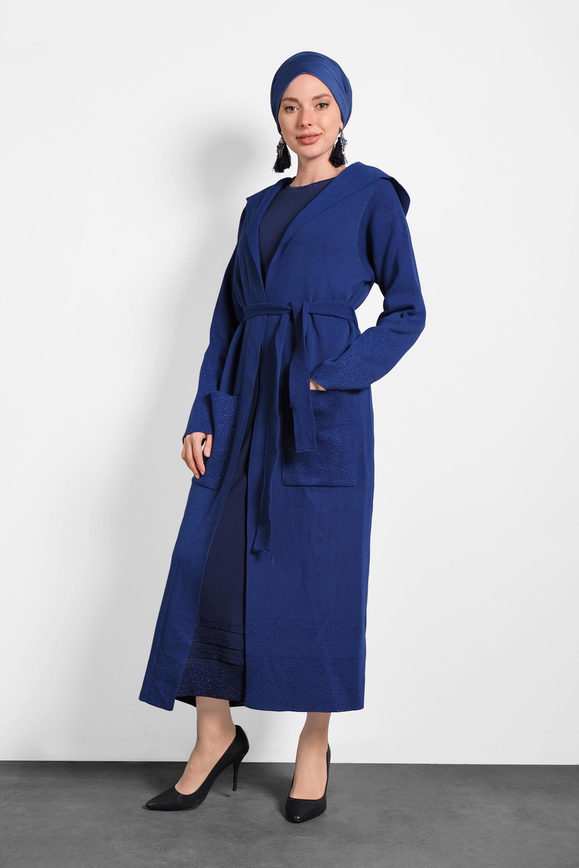 Tesettür giyim LACİVERT KAPÜŞONLU KUŞAKLI HIRKA 40276 
