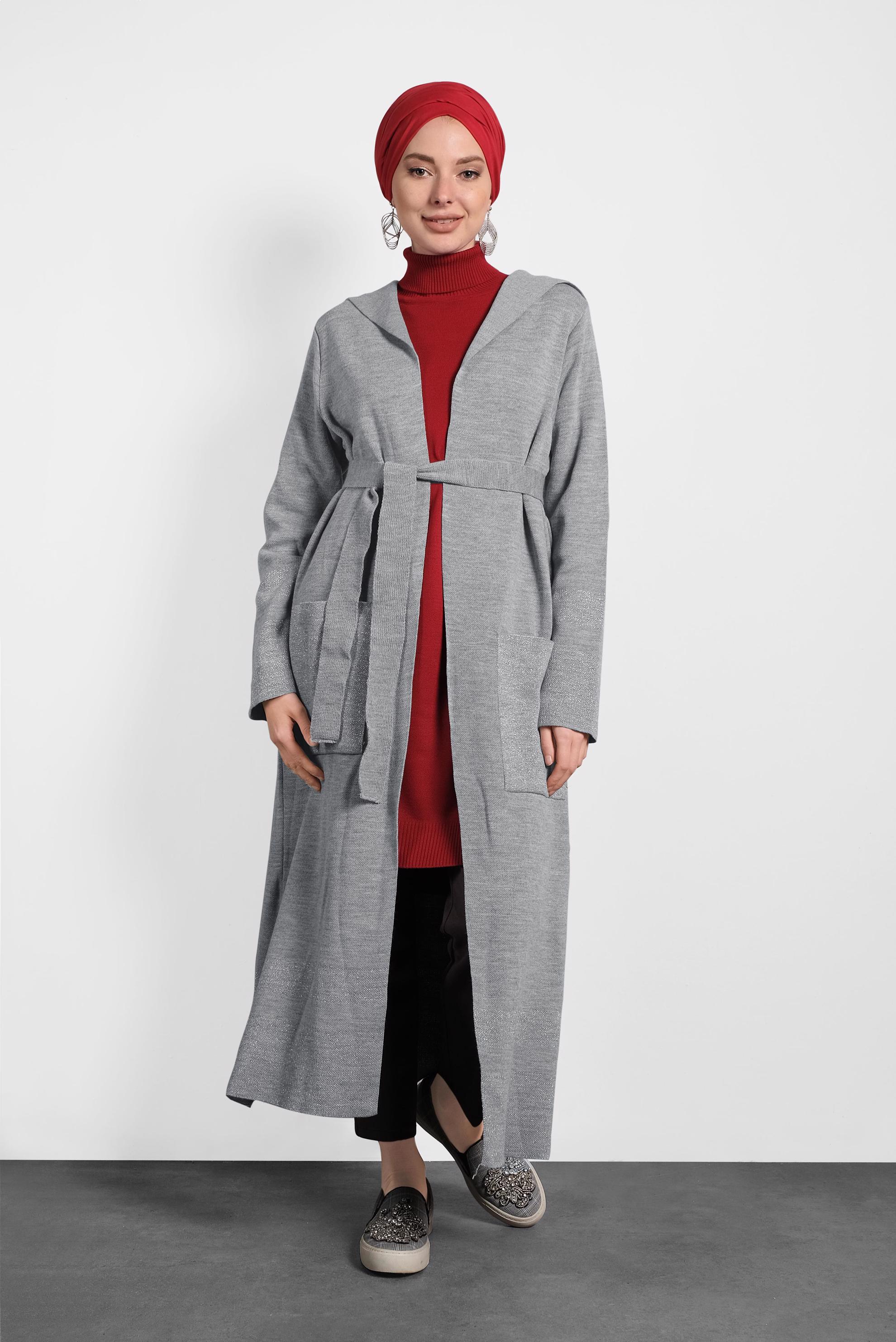Tesettür giyim GRİ KAPÜŞONLU KUŞAKLI HIRKA 40276 