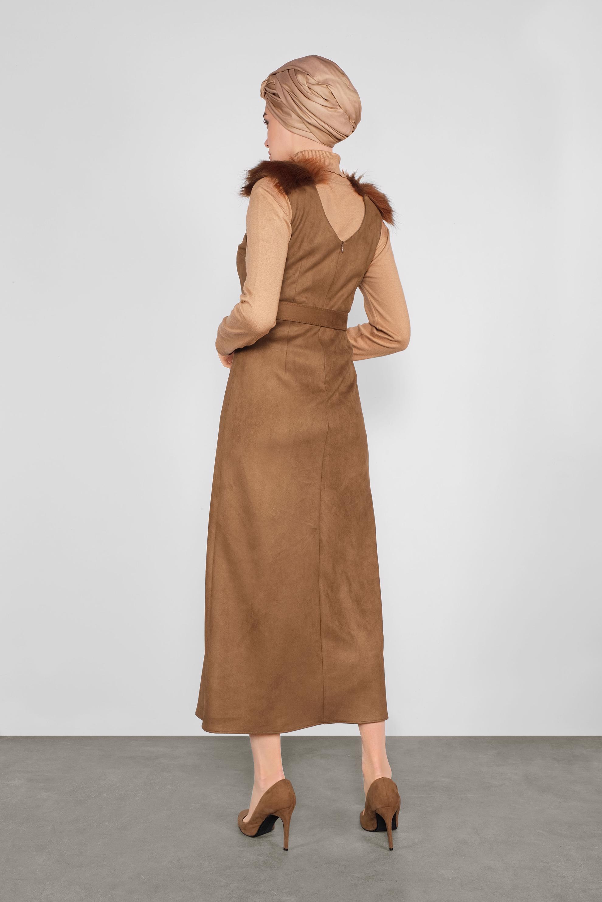 Tesettür giyim KAHVE OMUZLARI KÜRK DETAYLI SÜET JİLE 41119 