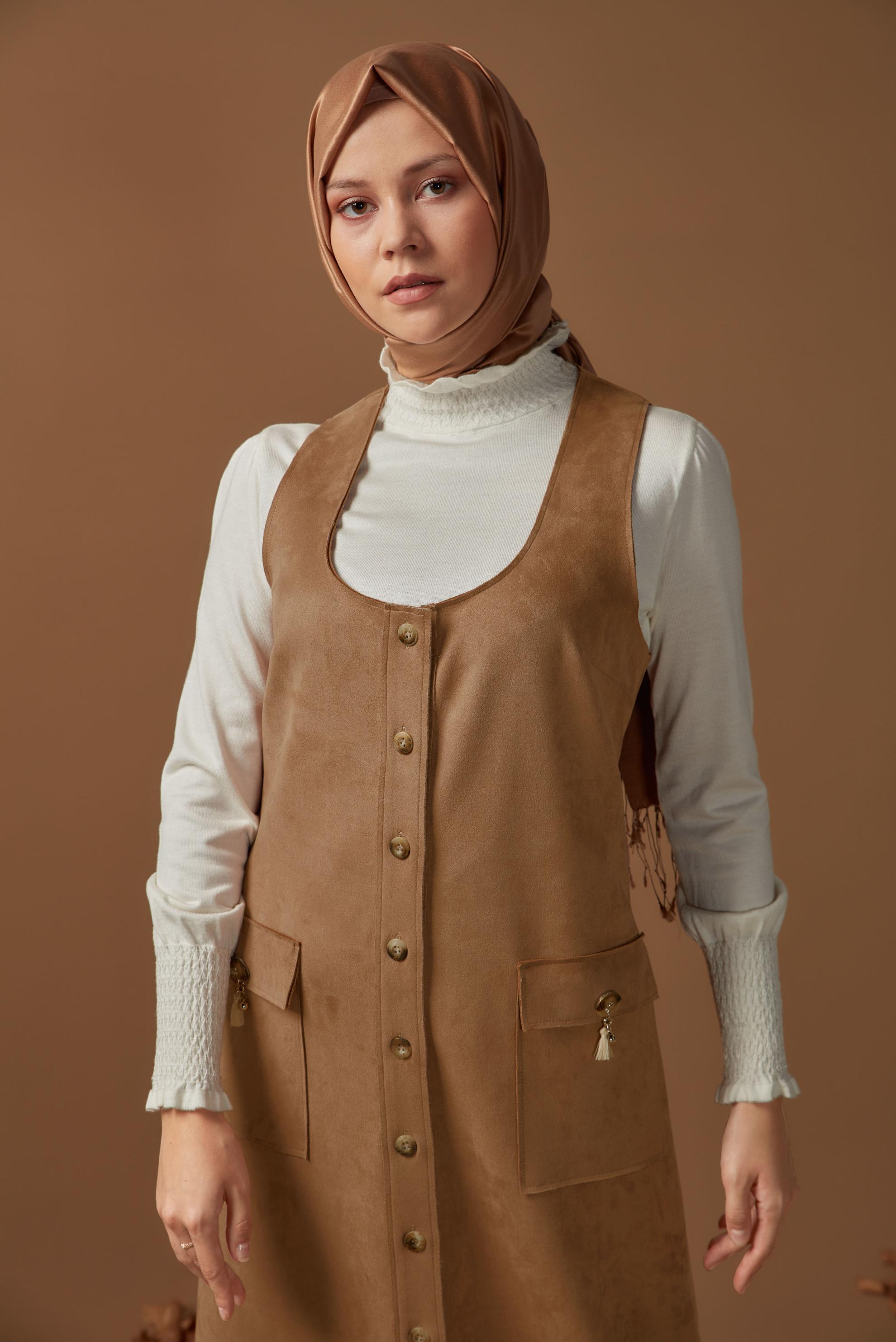 Tesettür giyim KAHVE DÜĞMELİ CEPLİ SÜET JİLE 41145