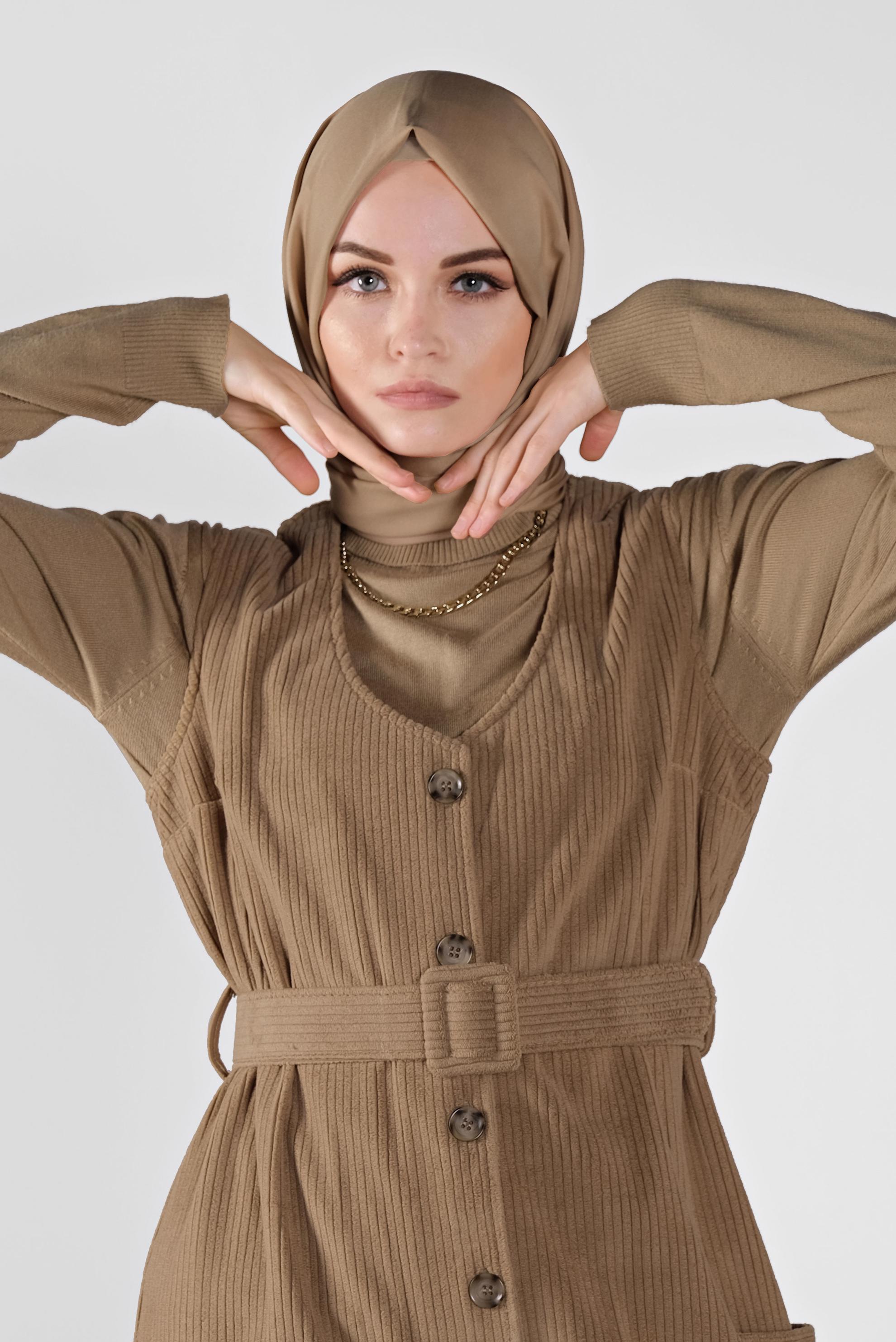 Tesettür giyim KAHVE ÖNDEN DÜĞMELİ KADİFE JİLE 41146