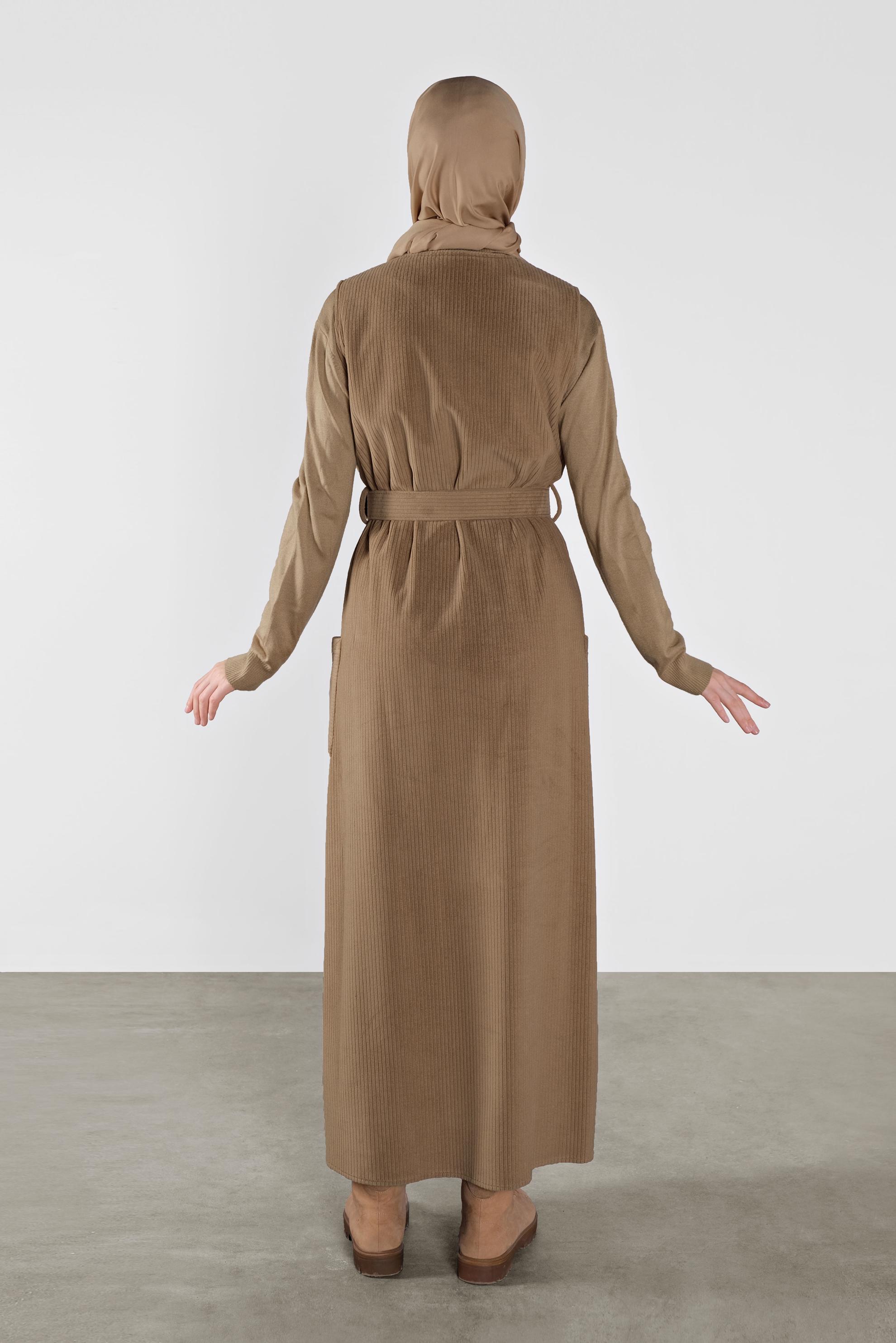 Tesettür giyim KAHVE ÖNDEN DÜĞMELİ KADİFE JİLE 41146