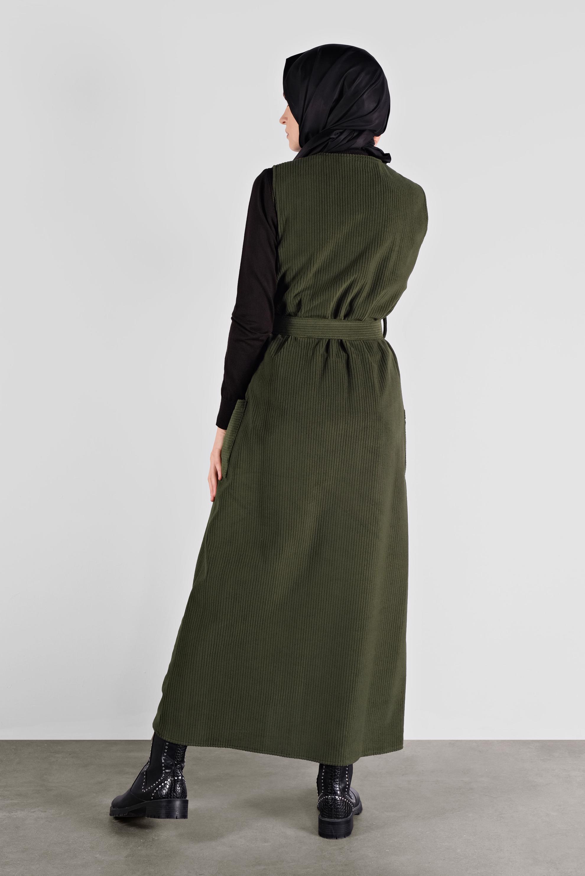 Tesettür giyim HAKİ ÖNDEN DÜĞMELİ KADİFE JİLE 41146