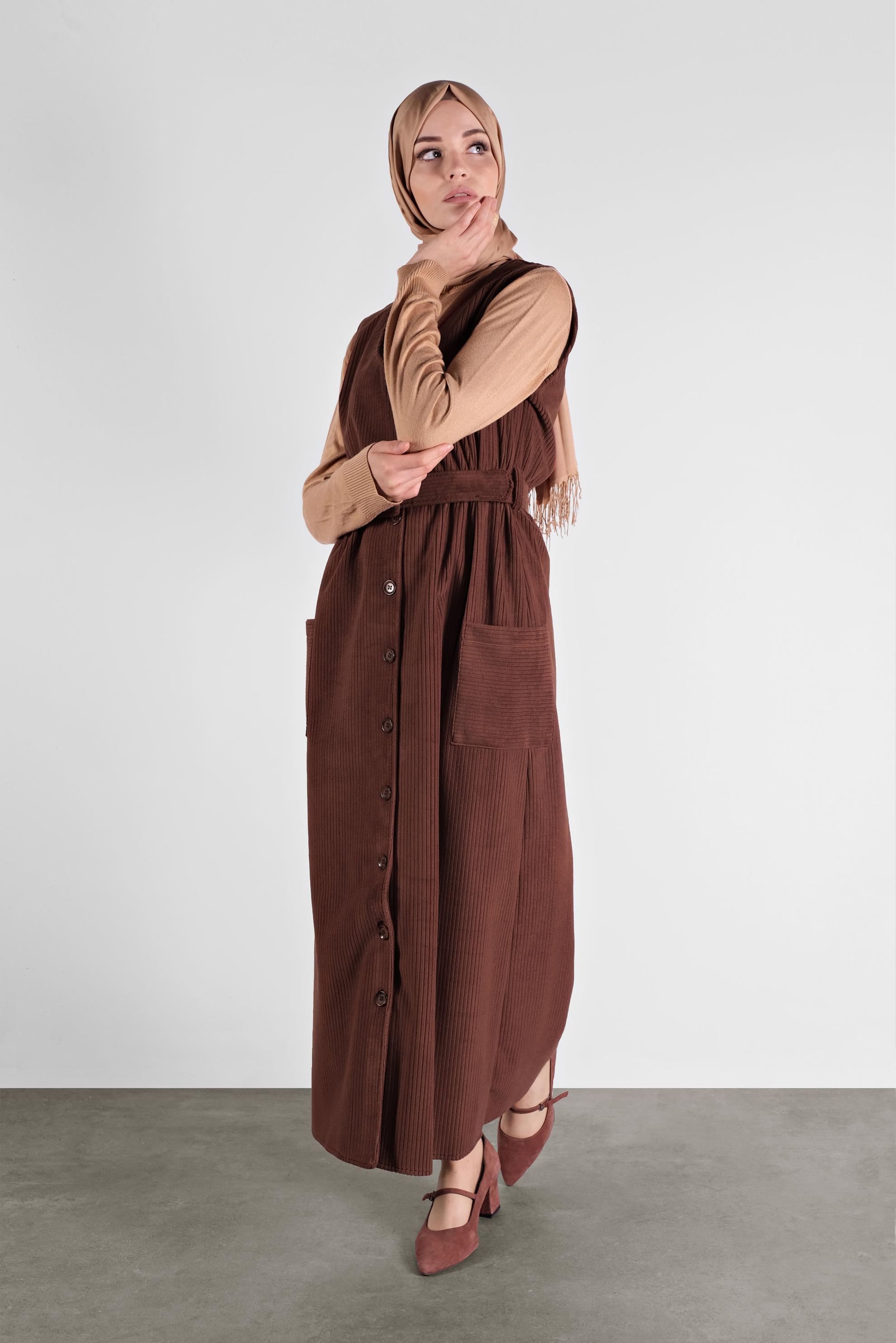 Tesettür giyim BORDO ÖNDEN DÜĞMELİ KADİFE JİLE 41146