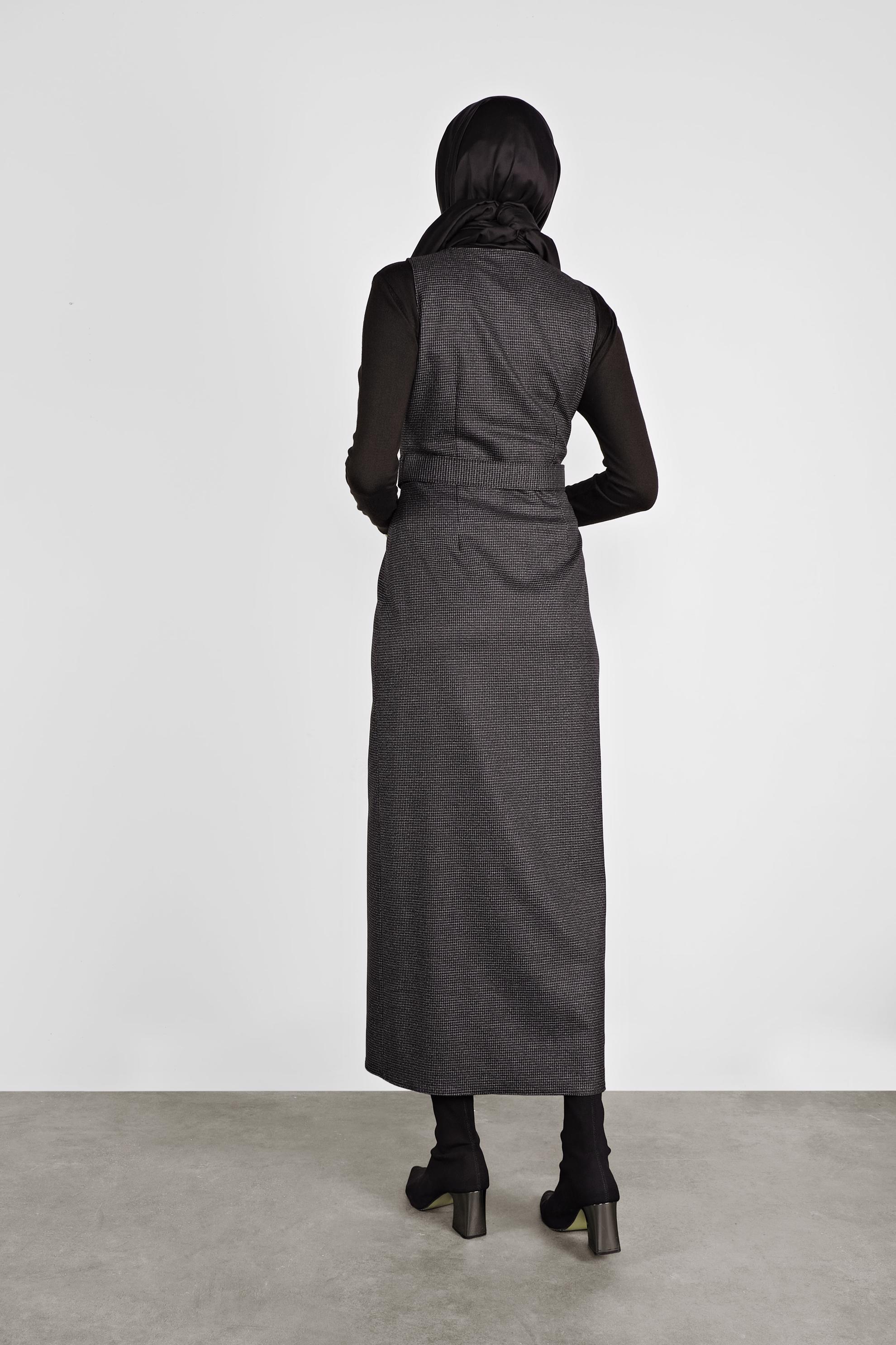 Tesettür giyim SİYAH DÜĞMELİ KEMERLİ JİLE 41305 