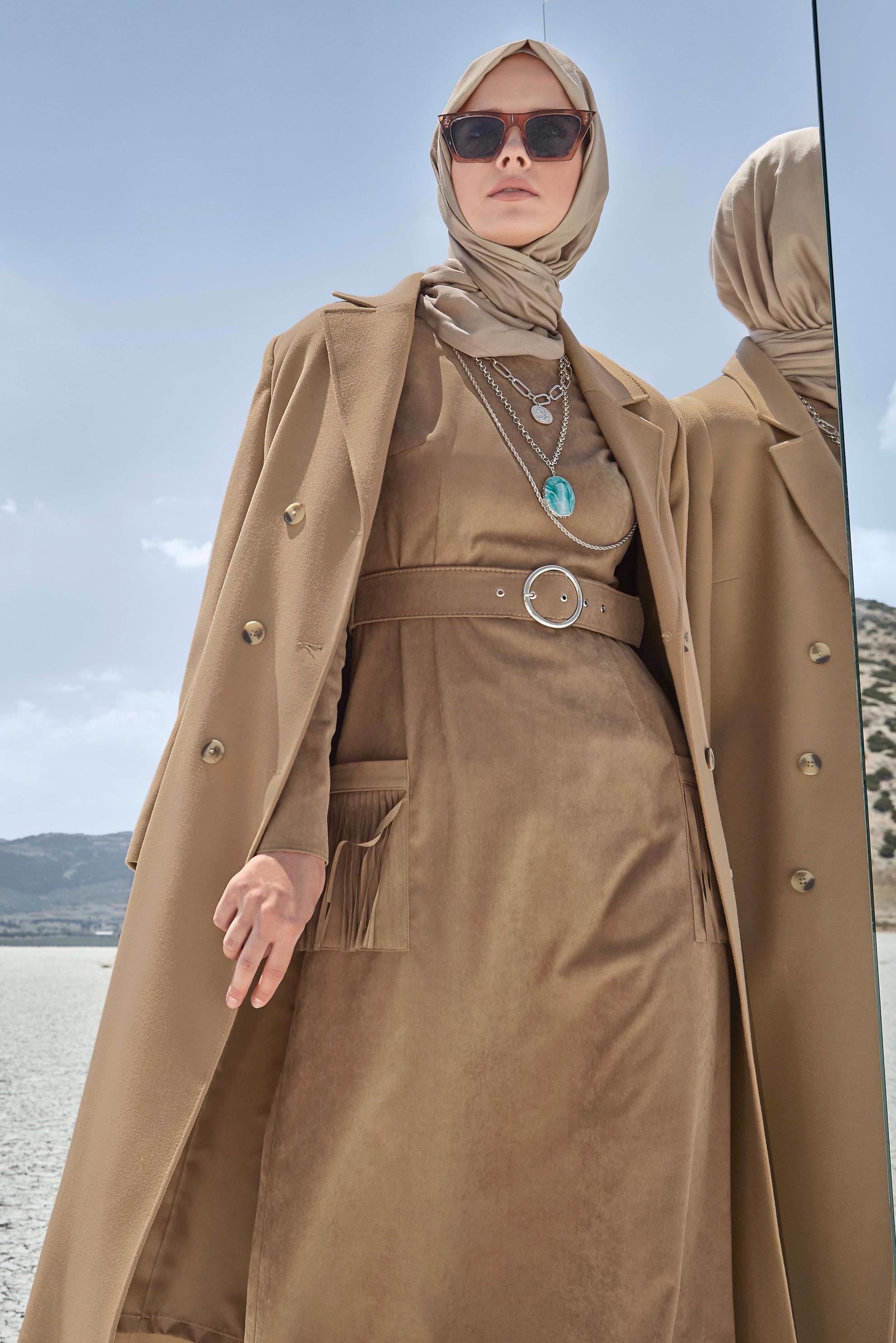 Tesettür giyim KAHVE DÜĞMELİ KEMERLİ KAŞE KABAN 90003