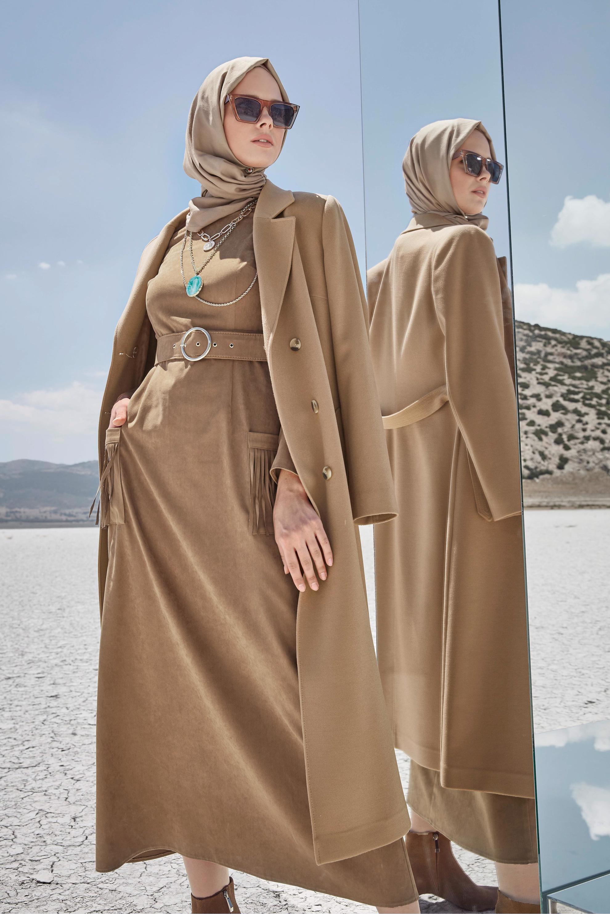 Tesettür giyim KAHVE DÜĞMELİ KEMERLİ KAŞE KABAN 90003