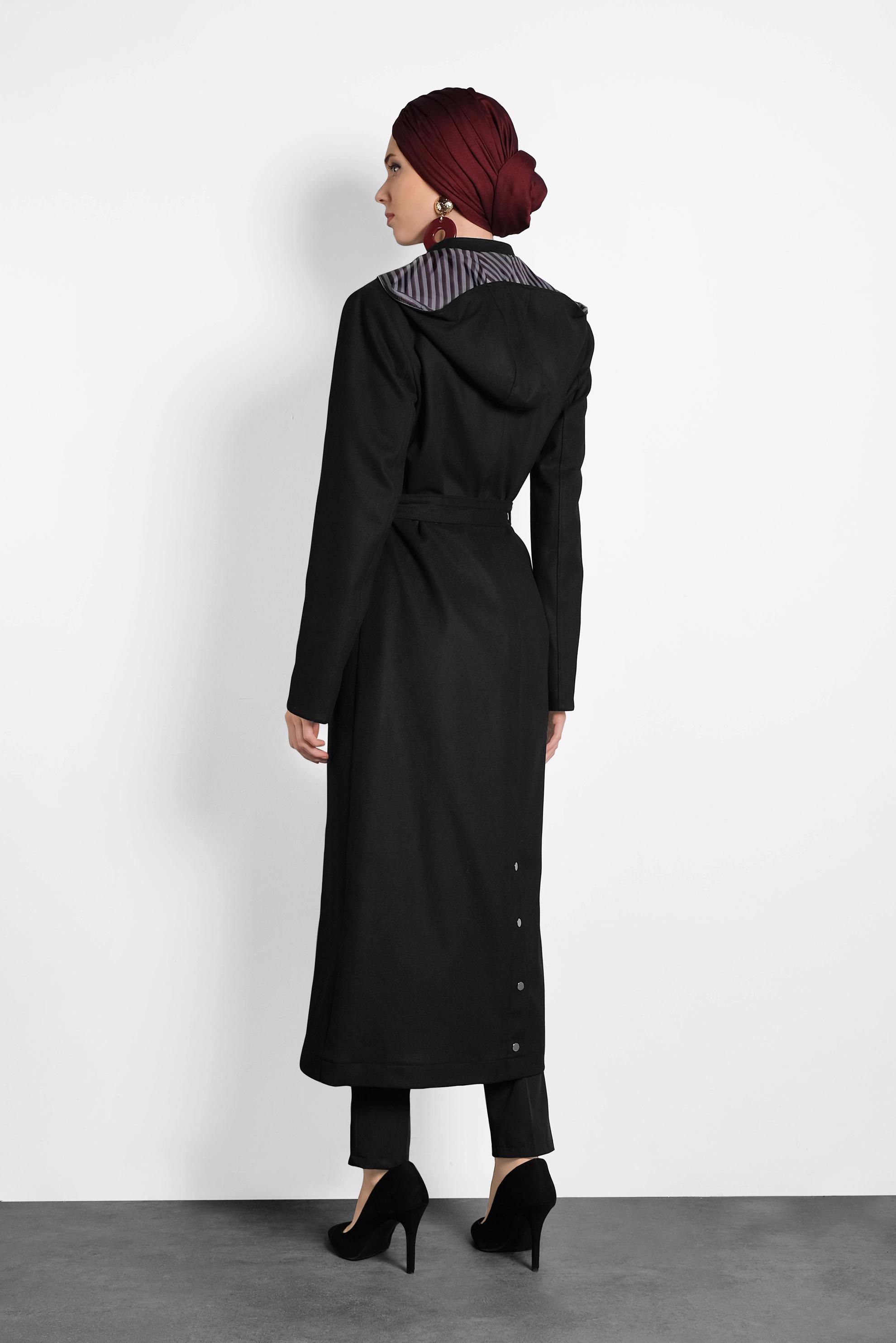 Tesettür giyim SİYAH KAPÜŞONLU KUŞAKLI KABAN 90007 