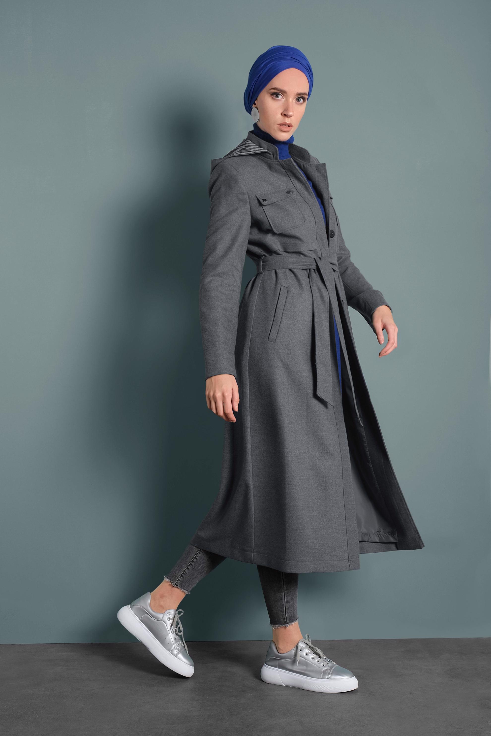 Tesettür giyim GRİ KAPÜŞONLU KUŞAKLI KABAN 90007 