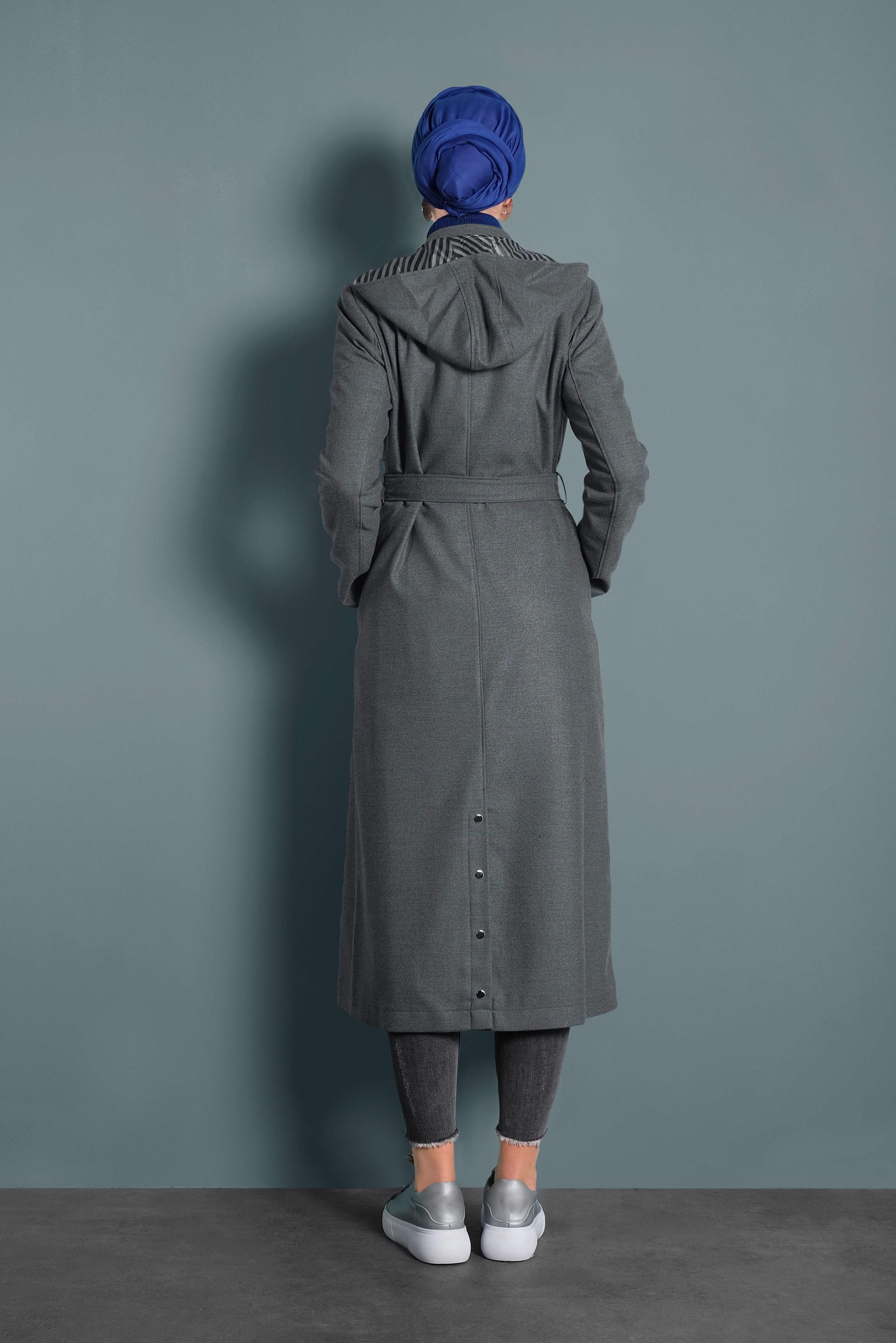 Tesettür giyim GRİ KAPÜŞONLU KUŞAKLI KABAN 90007 