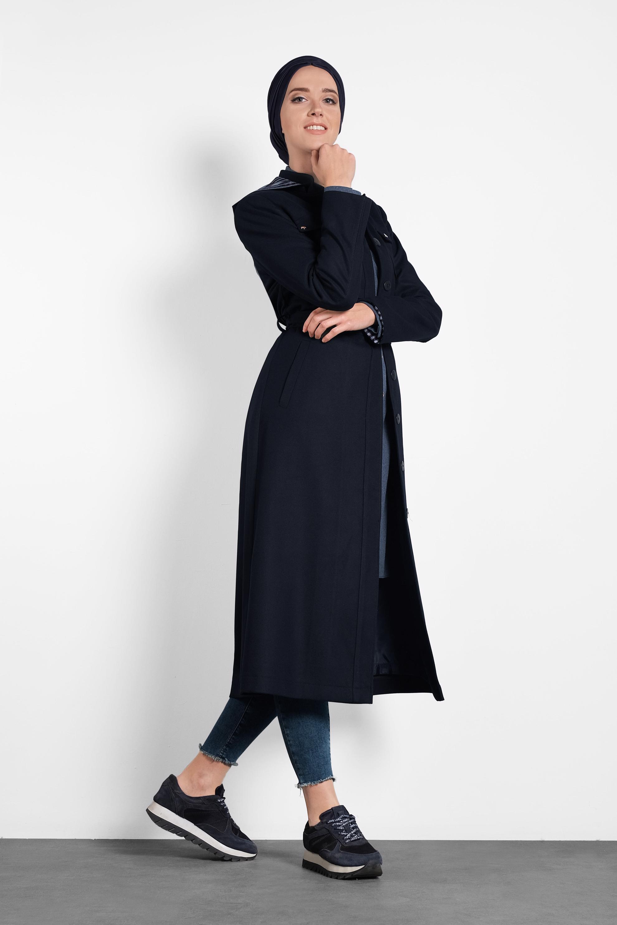 Tesettür giyim LACİVERT KAPÜŞONLU KUŞAKLI KABAN 90007 