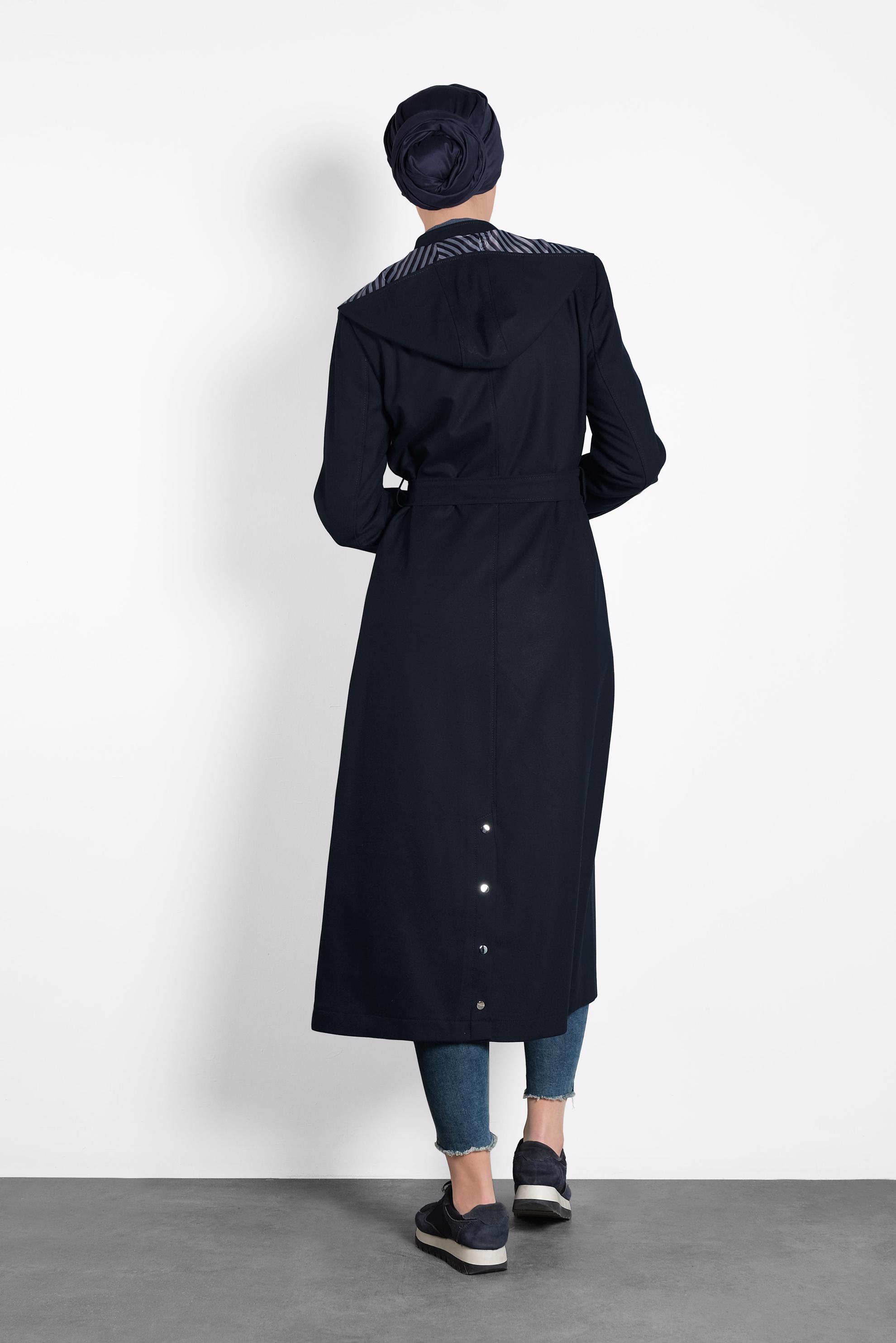 Tesettür giyim LACİVERT KAPÜŞONLU KUŞAKLI KABAN 90007 