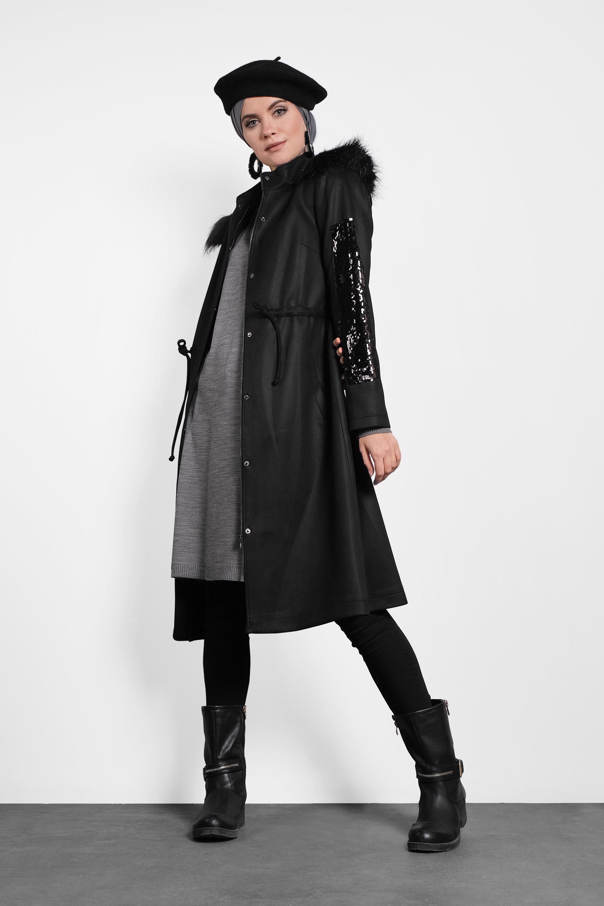 Tesettür giyim SİYAH KOLLARI PUL PAYET KÜRKLÜ KAPÜŞONLU GABARDİN KABAN 90010 