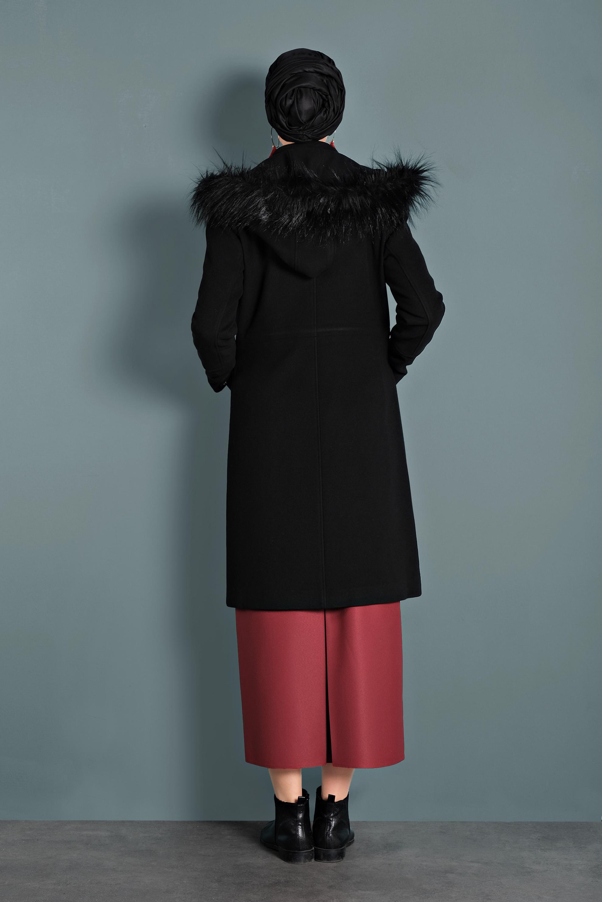 Tesettür giyim SİYAH KAPÜŞONU KÜRKLÜ KABAN 90012